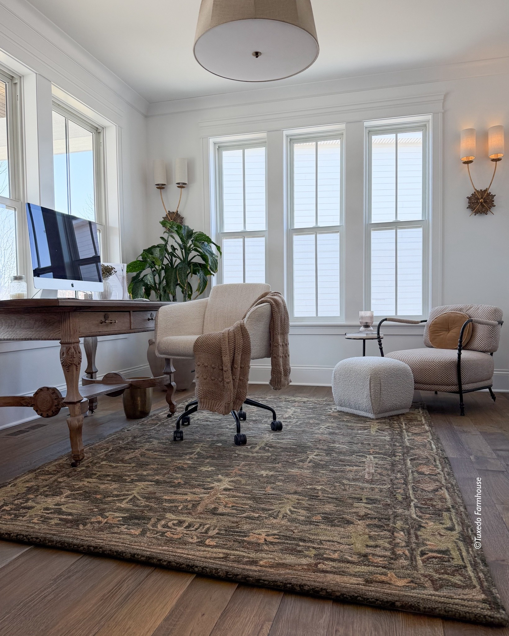 Ohhh, it’s so pretty! Check out my new office rug from @joonloloi. It’s the Shandon Hand-Tufted Wool Rug. It has a thicker pile and gorgeous pattern in olive, neutrals and bits of terracotta. I love the rich, color palette on my wood floors!


#springdecor
#homedecor

#LTKHome #LTKSeasonal