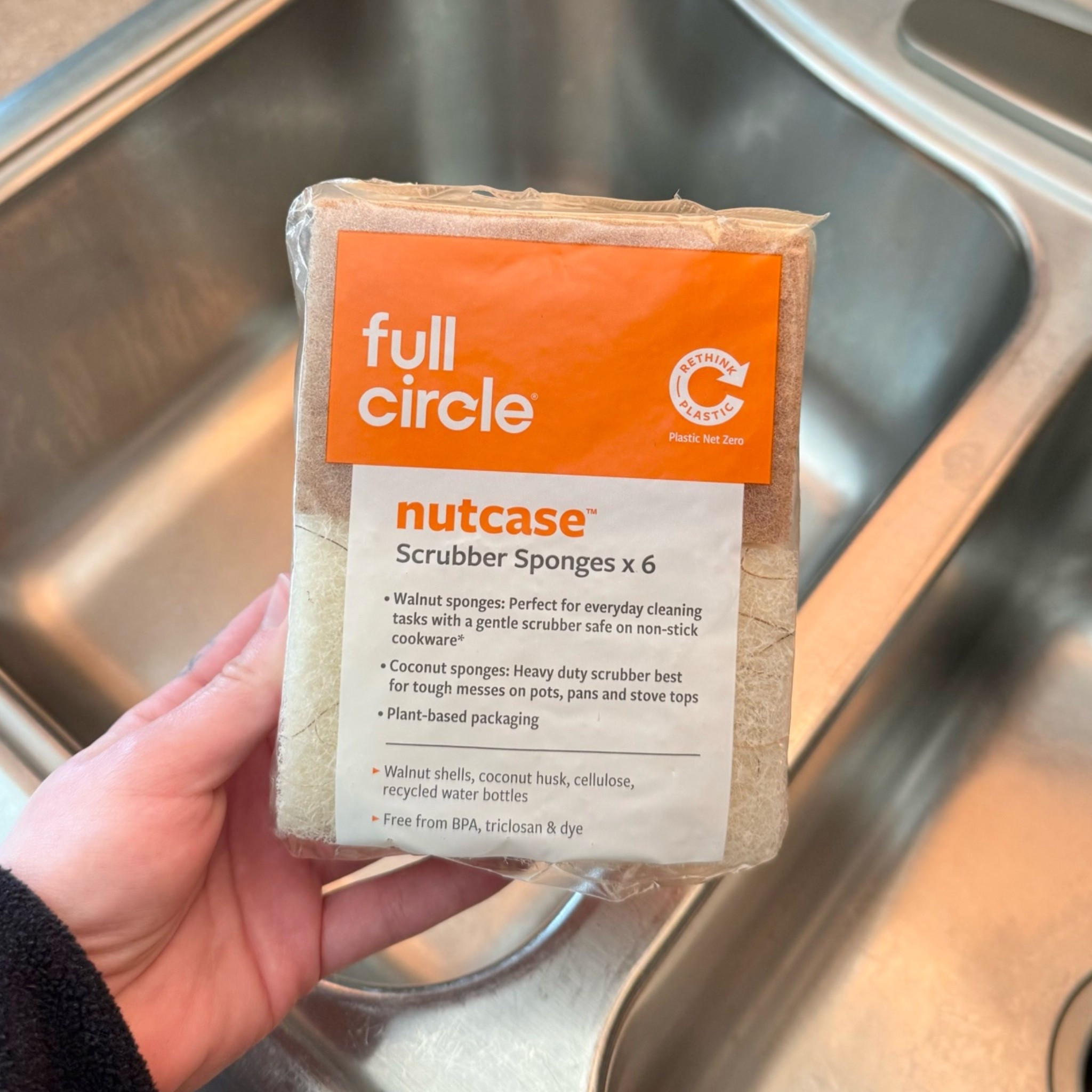 Looking for a nontoxic sponge? Get these. 

@fullcircle 
Nutcase, Plant-Based 
Scrubber Sponges – Pack of 6 
3 Walnut & 3 Coconut
Regularly $10.91
Sale $9.51

#LTKSaleAlert #LTKHome