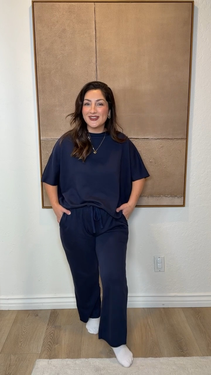 Petite friendly lounge set size small 

Raw hem top and mid rise bottoms 
(5'0" 140lbs)

#LTKFindsUnder50 #LTKootd #LTKPetite