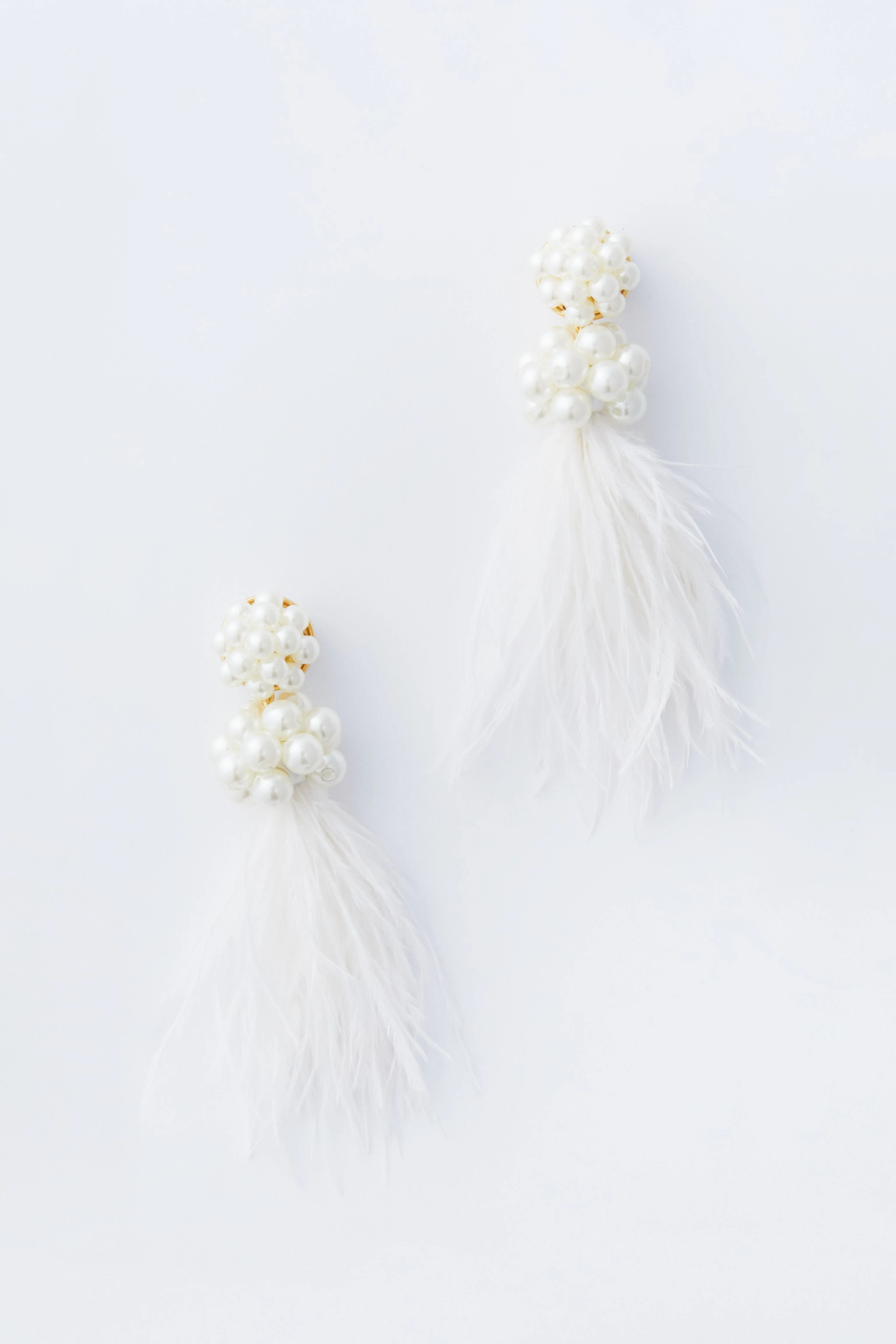 White Feather Nicole Earrings | Tuckernuck (US)