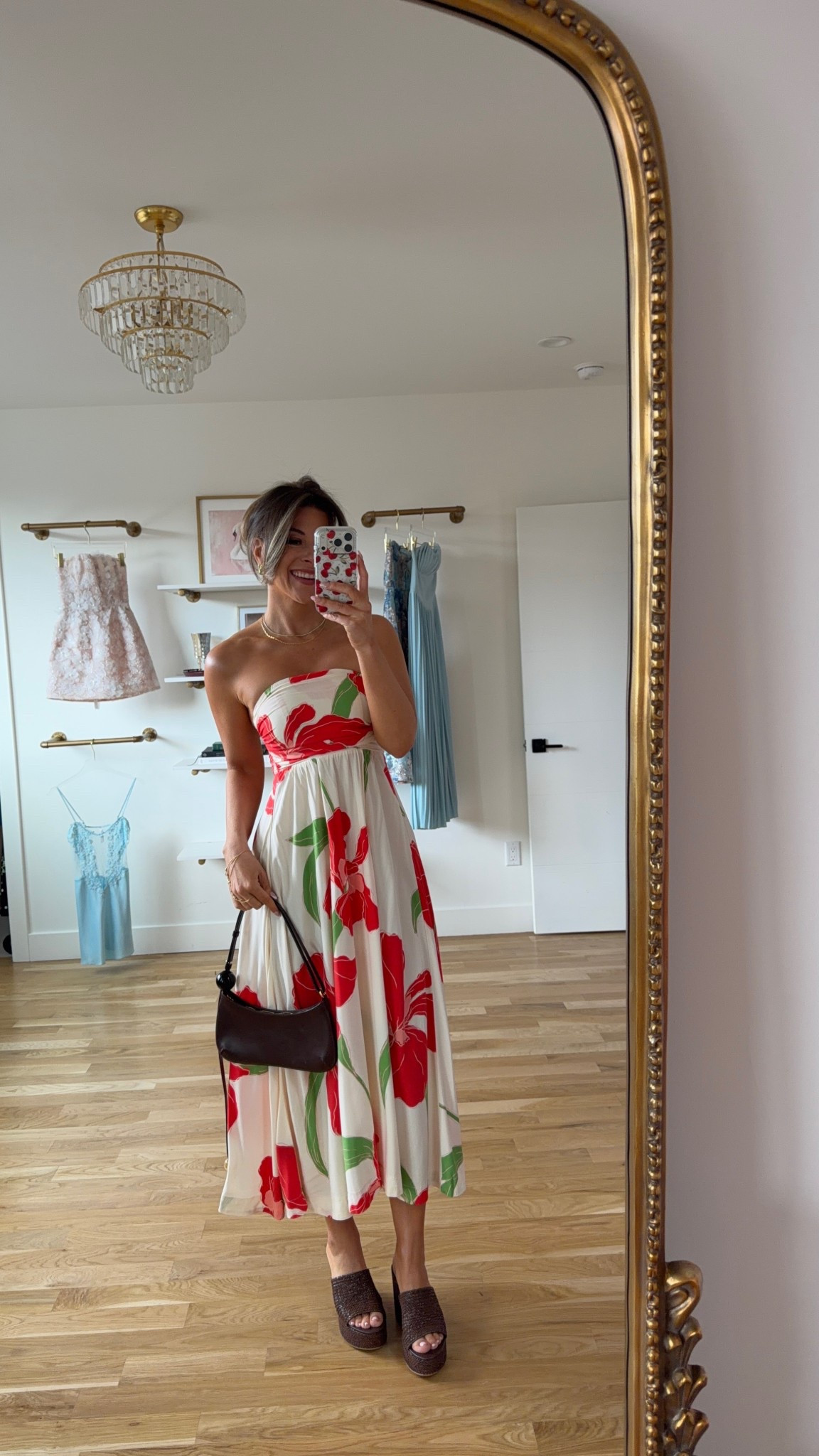 White and red floral resortwear summer event dress

Wearing my usual smalls

Vici code: emerson30
Electric picks code: emerson20

Summer event
Spring party
Resortwear
Destination
Vacation
Brunch


#LTKgrwm #LTKTravel #LTKSeasonal