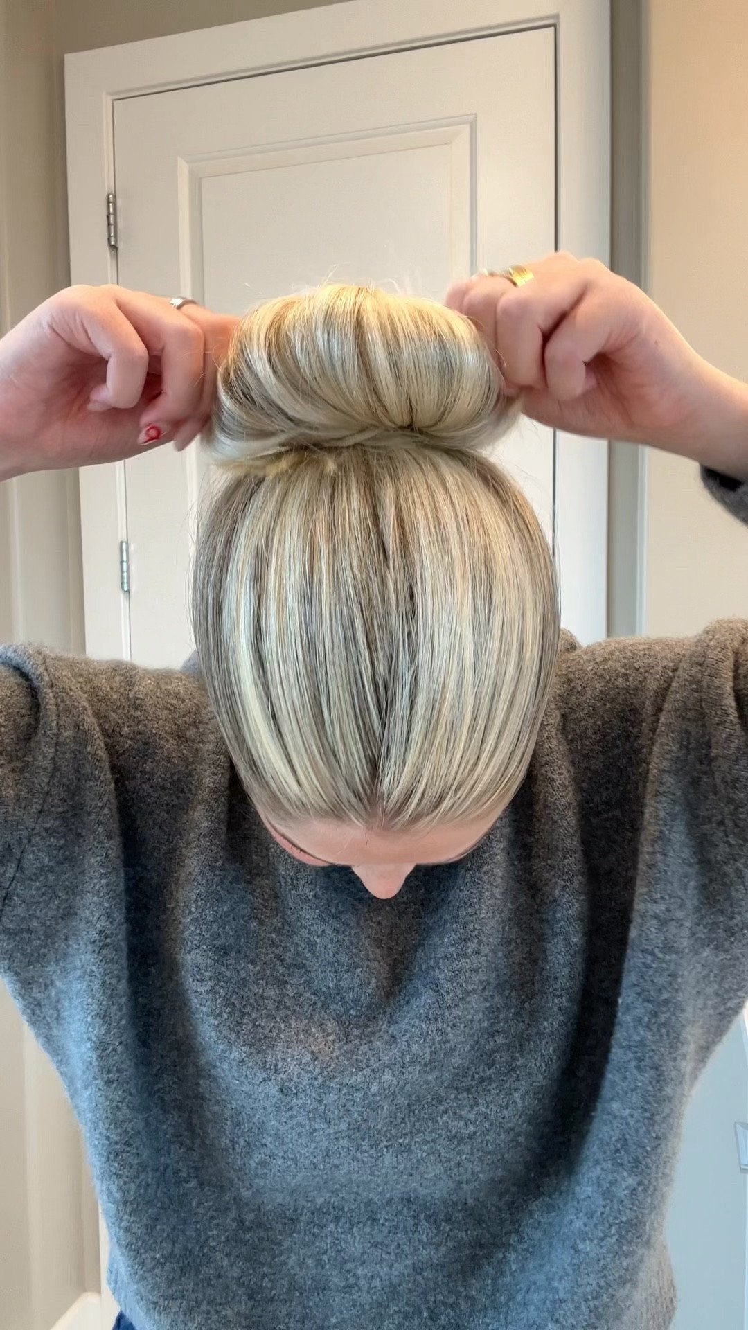 easy slick back bun tutorial💓

#LTKfindsunder50 #LTKstyletip #LTKbeauty