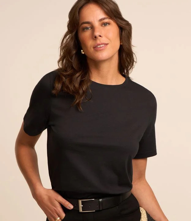 Camiseta Básica em Algodão Peruano com Manga Curta Preto - Lojas Renner | Renner (BR)