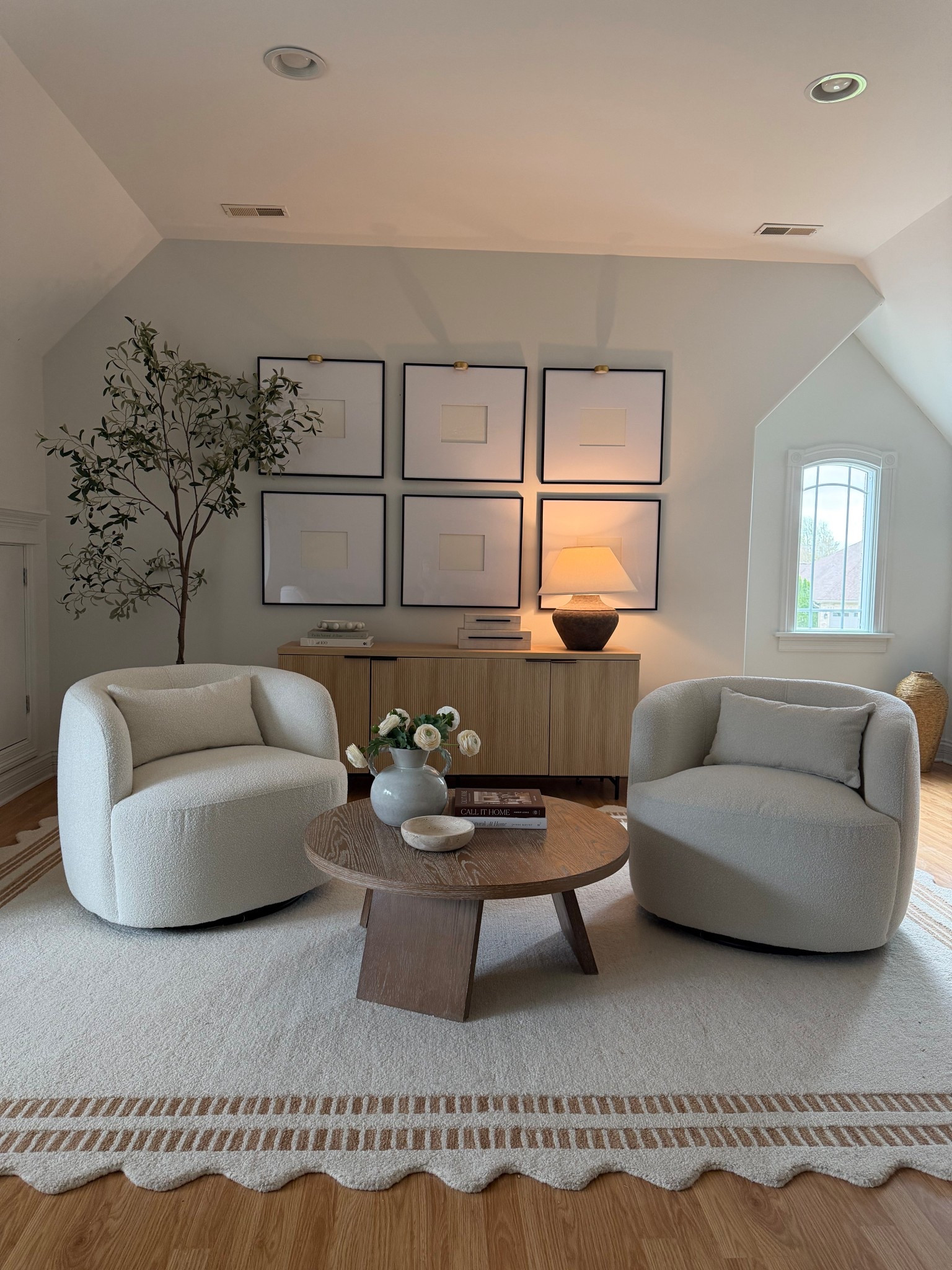 This is what this space was missing 🤍
The lighting + a few key pieces made everything feel so much warmer and finished.

Everything is from Amazon and linked ✨

#LTKHome #LTKSaleAlert
