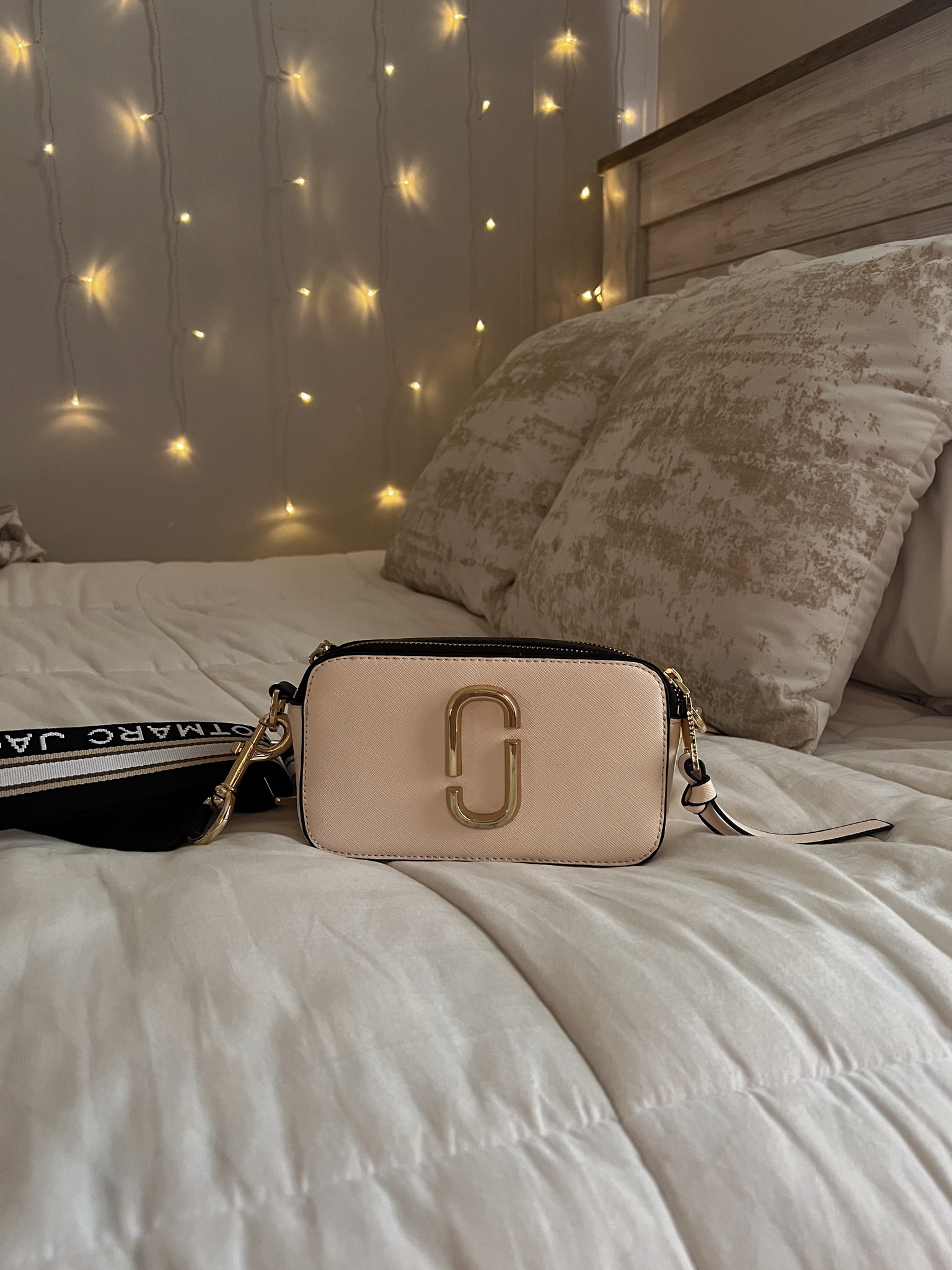 marc jacob’s snapshot bag🤍

#LTKFindsUnder50