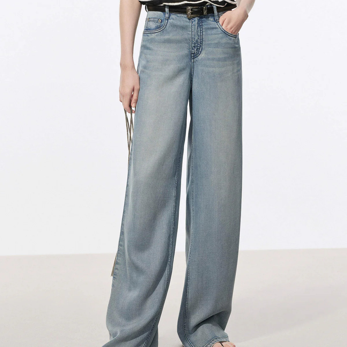 MO&Co. Women's Soft Straight Leg Jeans | MO&Co.