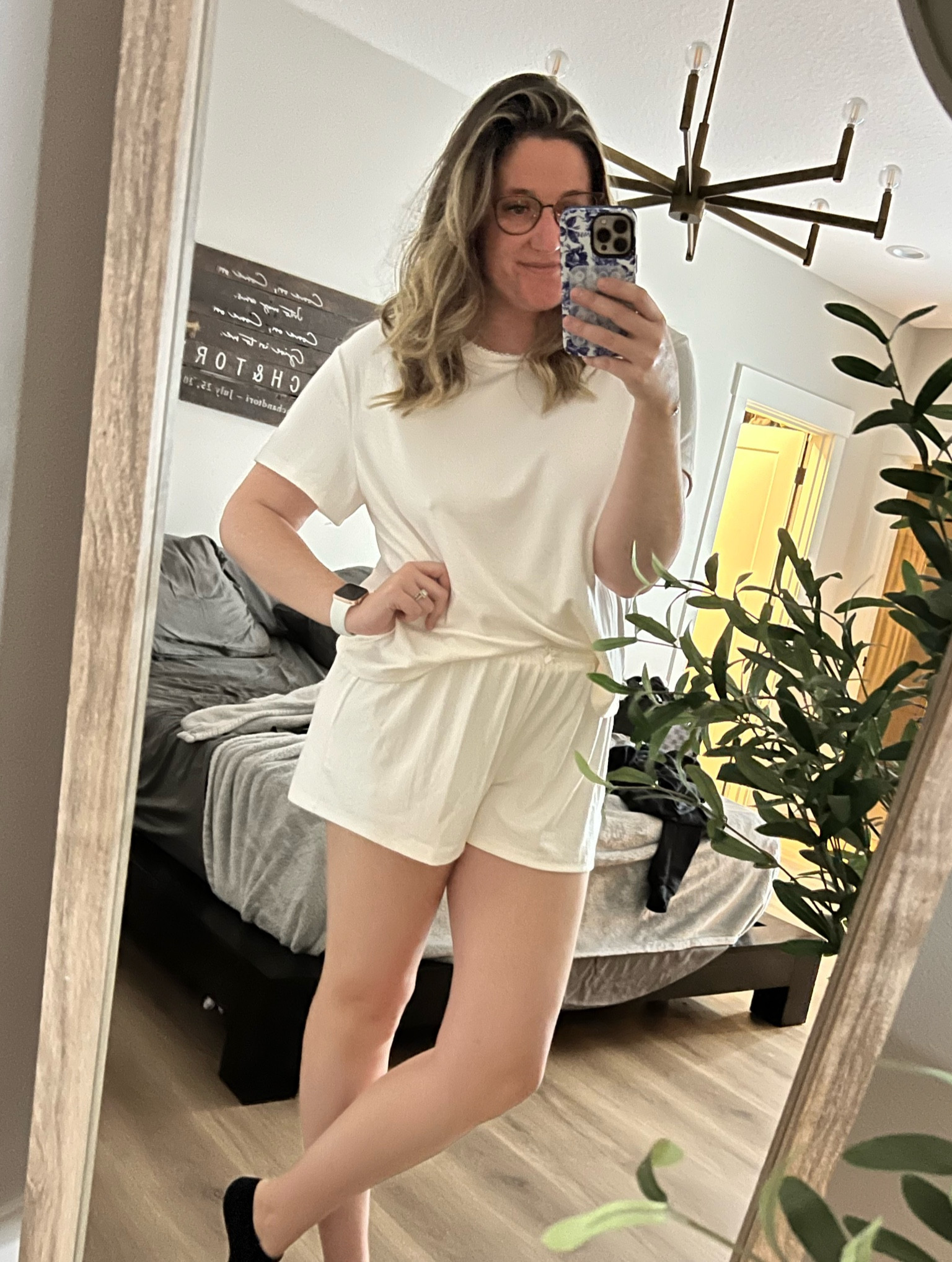 Hands down my favorite pajama set everrrrr

#LTKHoliday #LTKMidsize #LTKFindsUnder100