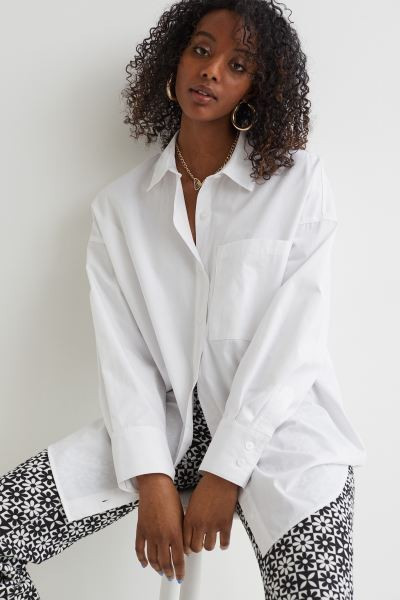 Oversized shirt in woven cotton fabric. Collar, buttons at front, and large chest pocket. Dropped... | H&M (US + CA)