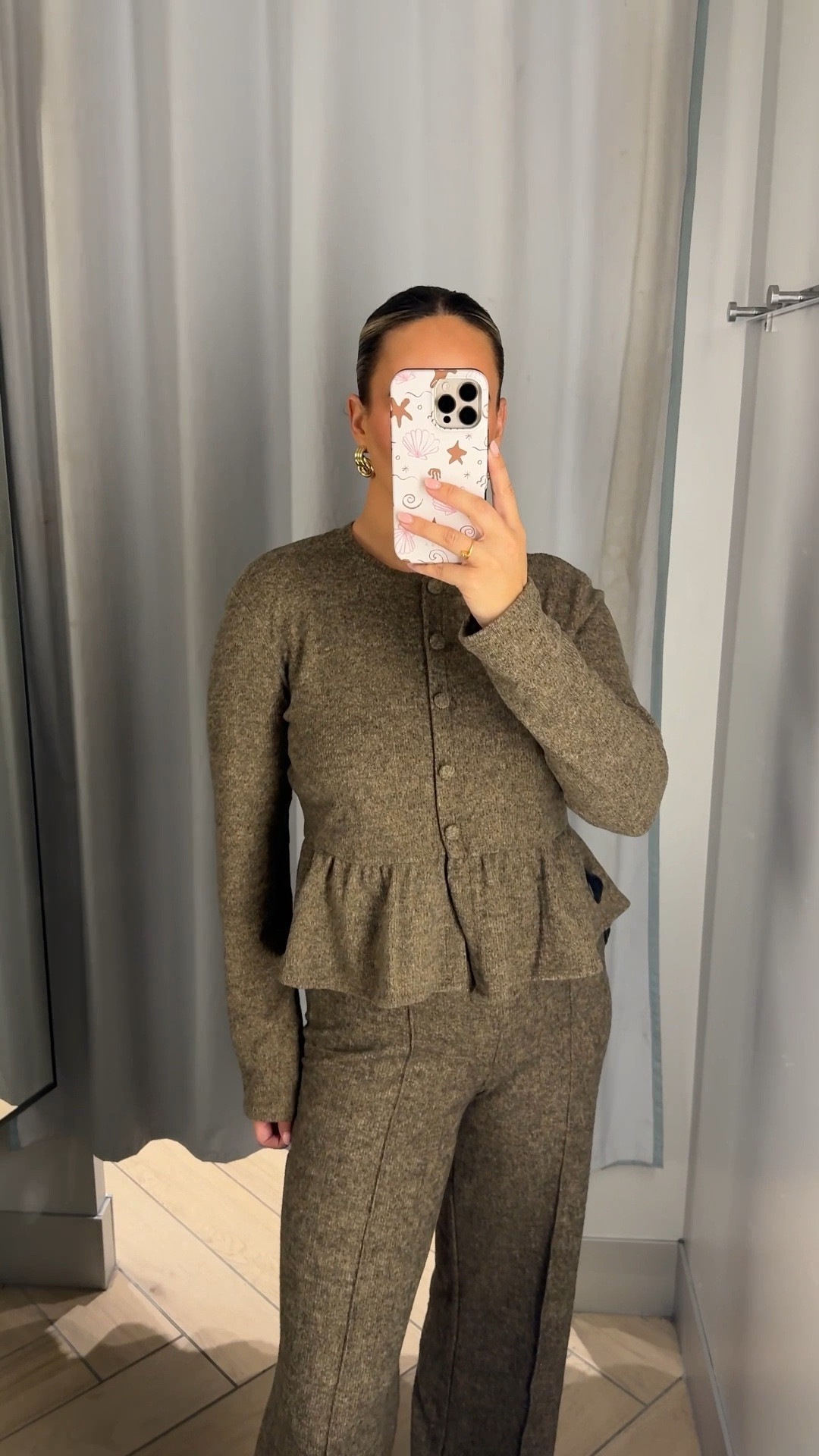 The perfect autumn co-ord 🍁🍂 the price is even better and they gave 15% off today! Super soft material too!

I’m a UK SIZE 10, 5ft4 and I’m wearing the following sizes;
Brown top - large
Brown trousers - small
Beige top - medium
Beige trousers small

Autumn outfits uk, co-ord sets, loungewear, working from home outfits, wfh outfits, comfy outfits, tracksuits 

#LTKautumn #LTKstyletip #LTKuk
