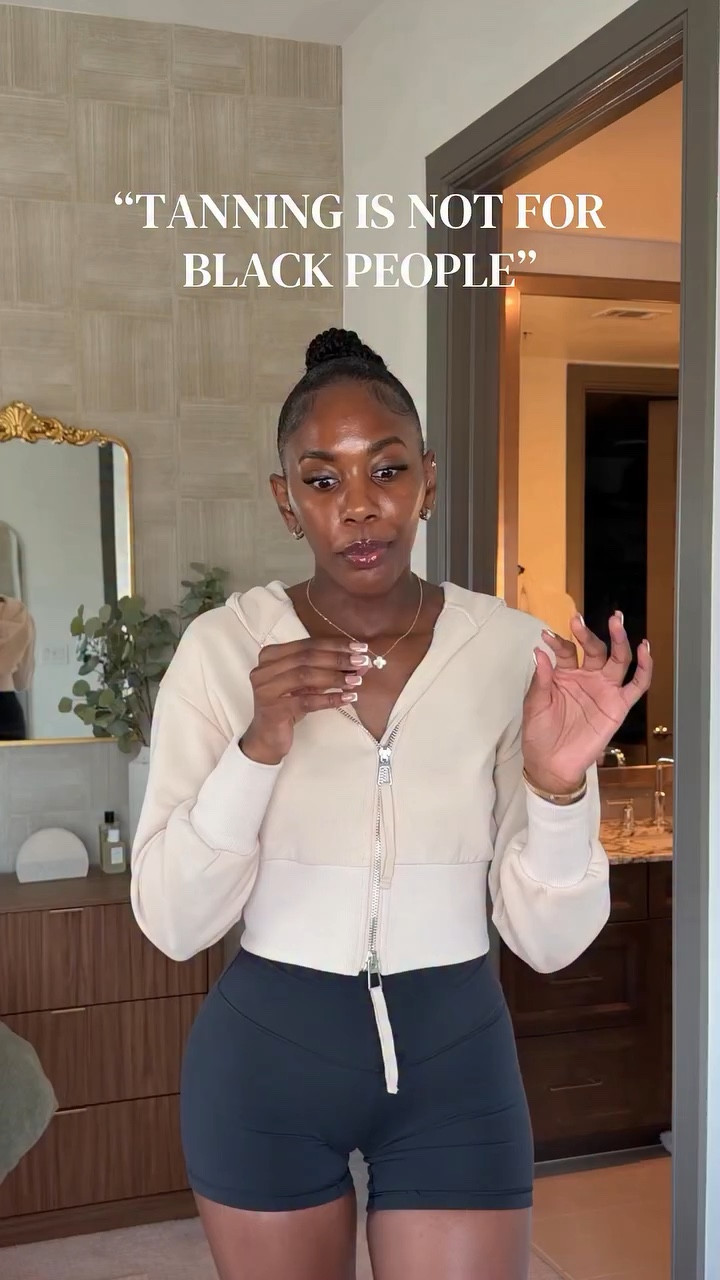 Did I make a mistake?!?! Omg I’m scared lmao…

trying @jergensus tanning mousse on my dark skin😳