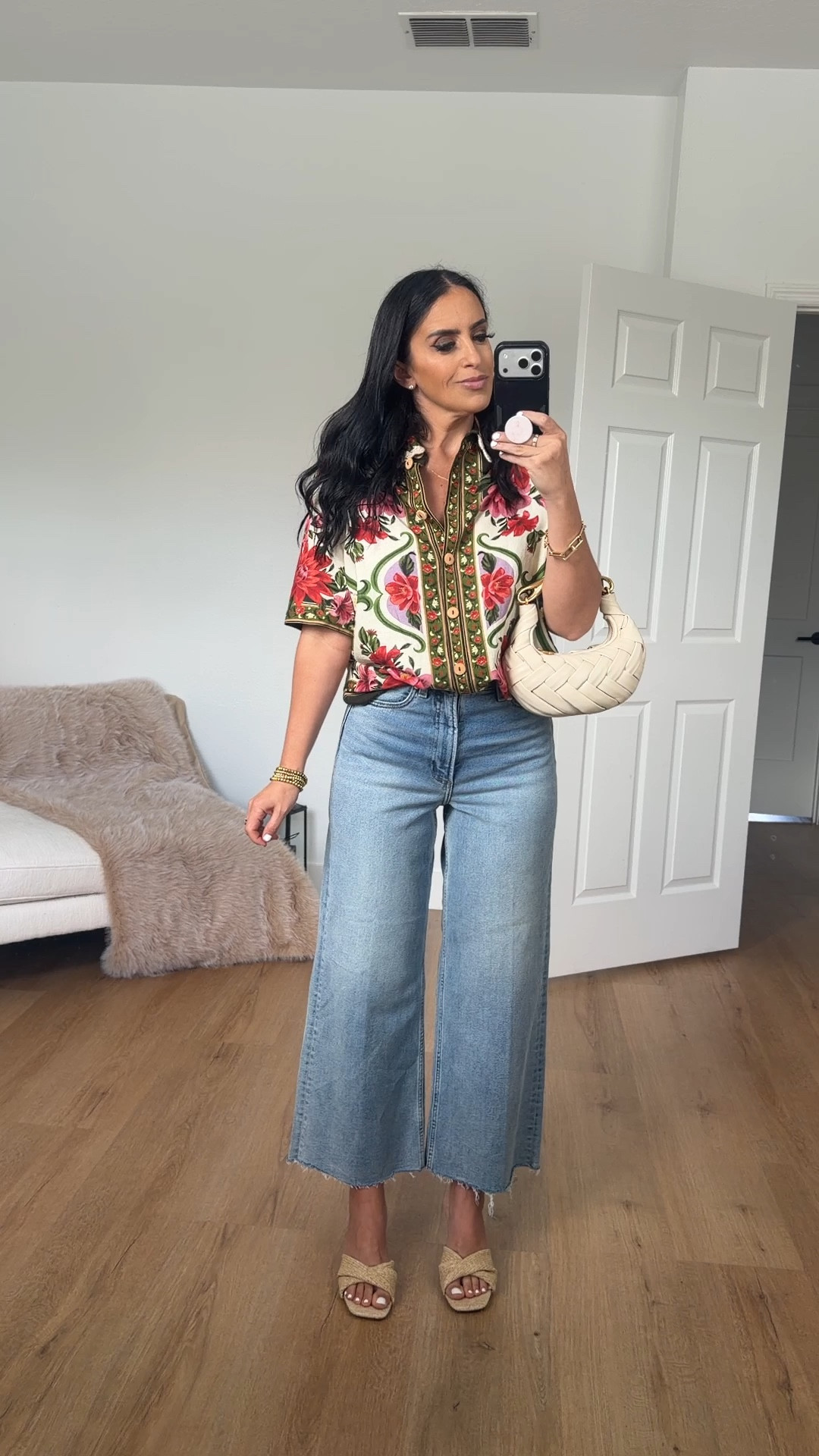 Farm Rio wonder Rio linen blend button down shirt wearing size small.

Pistola Lana raw hem ankle wide leg jeans wearing size 27

