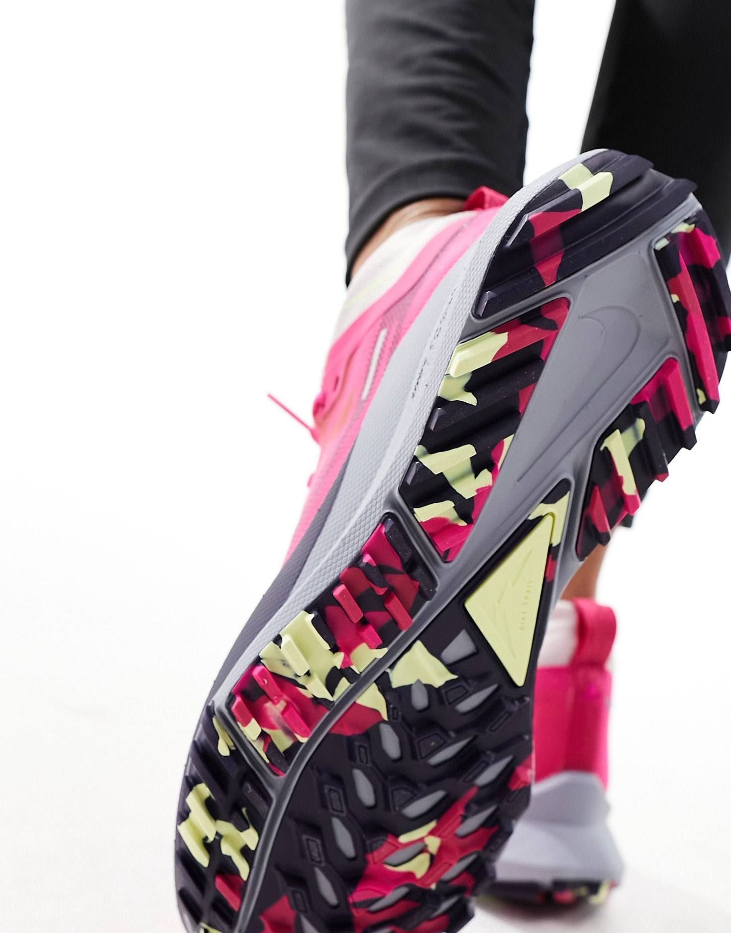 Nike Running React Pegasus Trail 4 Gore-Tex trainers in fierce pink and grey | ASOS | ASOS (Global)