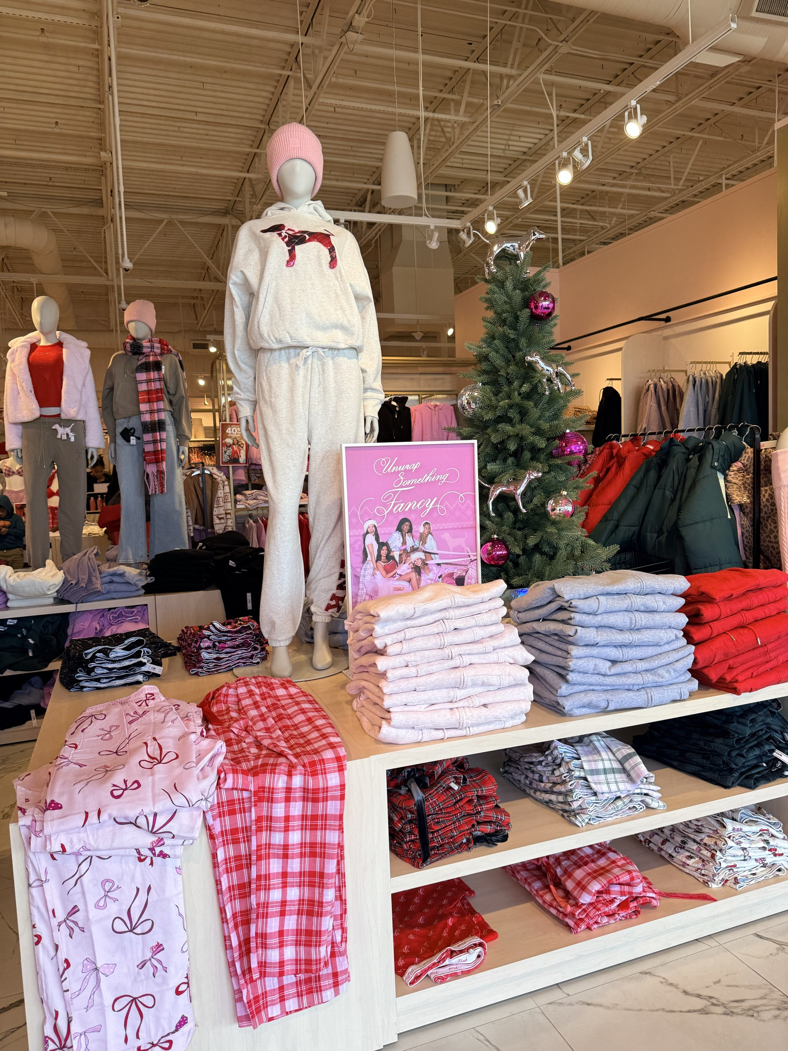 Last-minute Christmas gifts from LoveShackFancy that still feel extra special 🎄✨
Think dreamy prints, cozy pieces, and girly details that make the perfect “wow” gift without the stress.
I linked all my favorite LoveShackFancy picks on LTK so you can shop beautiful gifts right in time!

#loveshackfancy #lastminutechristmas #christmasgifts #giftideasforher #holidaygifting #girlygifts #festivefashion #LTKholiday #LTKfashion #LTKfinds #LTKsale #shoppingfavorites #onlineshopping #christmasshopping #holidayready #ShoppingWithPriiincesss #Atlantamom #AtlantaCreator #Atlantacontentcreators

#LTKGiftGuide #LTKHoliday #LTKBeauty