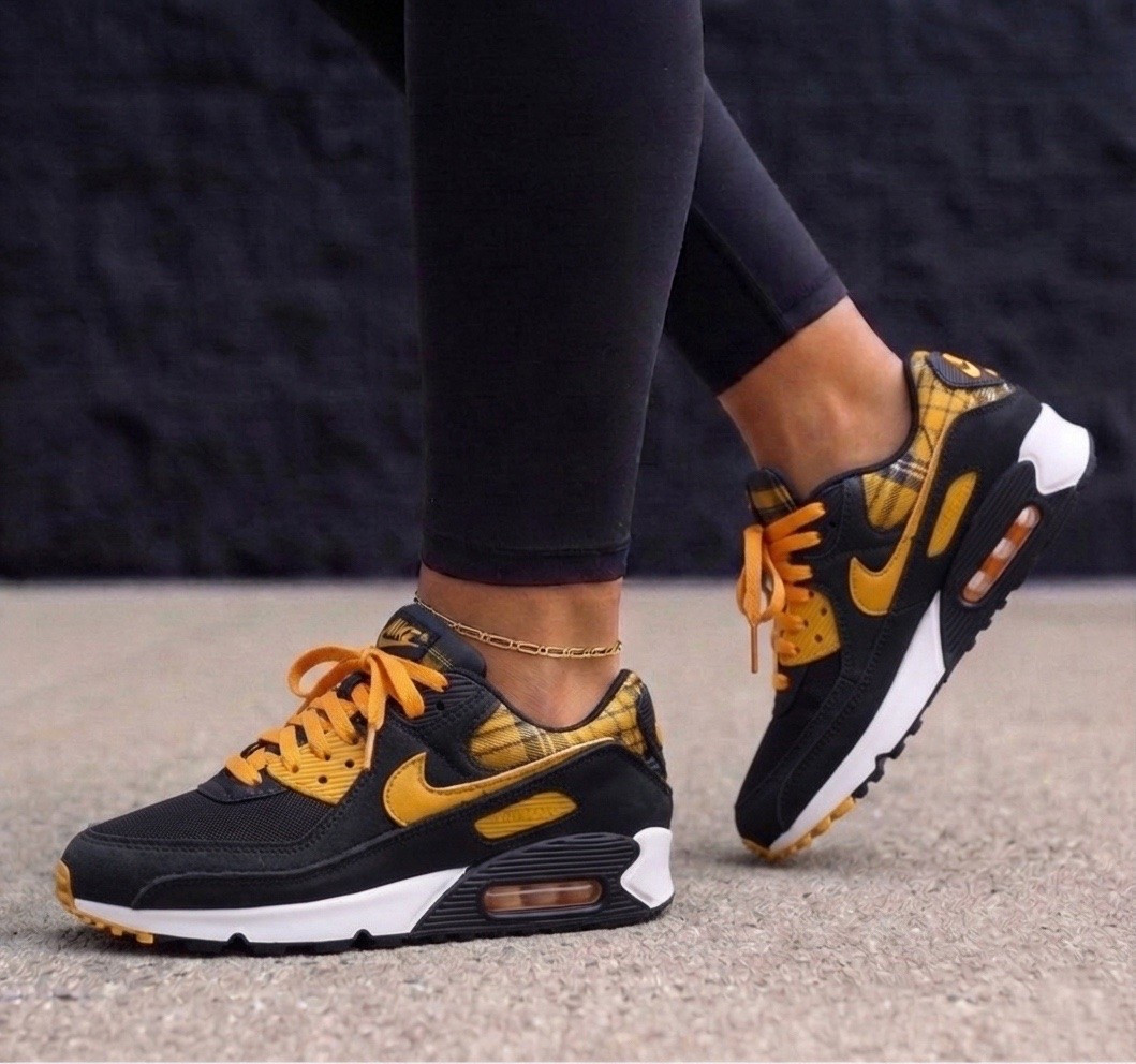 Nike air max 90 sneakers runs true to size