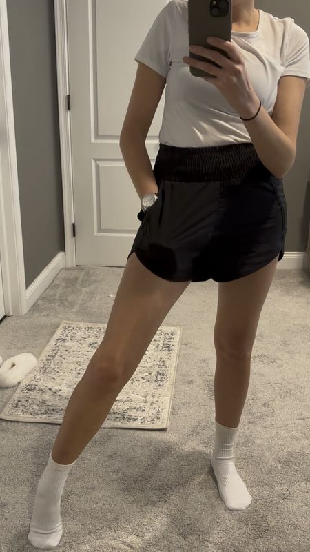 Cutest most comfy high end looking athletic shorts from Amazon for $26!!

Wore them all last summer’ great quality! Comes in every color!!


Amazon finds 
Athletic shorts
Summer outfit 
Shorts 


#LTKFitness #LTKSeasonal #LTKFindsUnder50