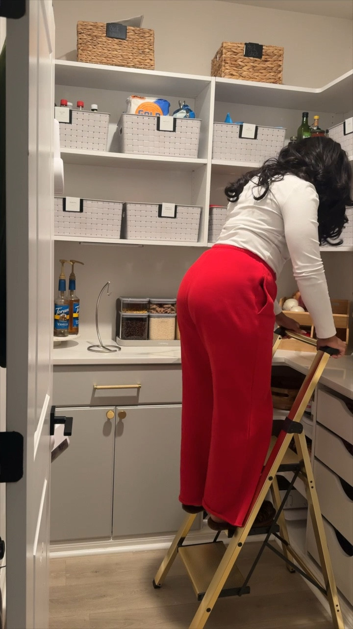 Adding one last thing to the pantry because I’m only 5’2 ❤️

Pantry makeover, ladder, step stool, gold ladder, pantry bins, storage, spice rack, spice jars, pantry labels 

#LTKvlog #LTKmomlife #LTKHome