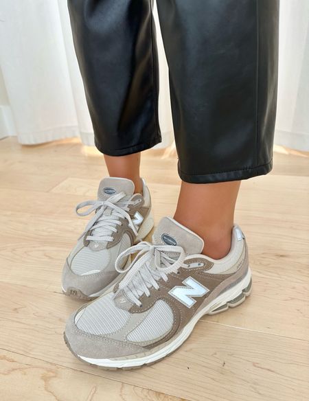 In stock New Balance in tan suede for fall! I’m 5’3” and wear petite in the pants…size down if between sizes.

Sneakers
Fall fashion
OOTD
Faux leather pants
Black
Nude
Neutral
Athleisure
Weekend


#LTKshoecrush #LTKstyletip #LTKfitness