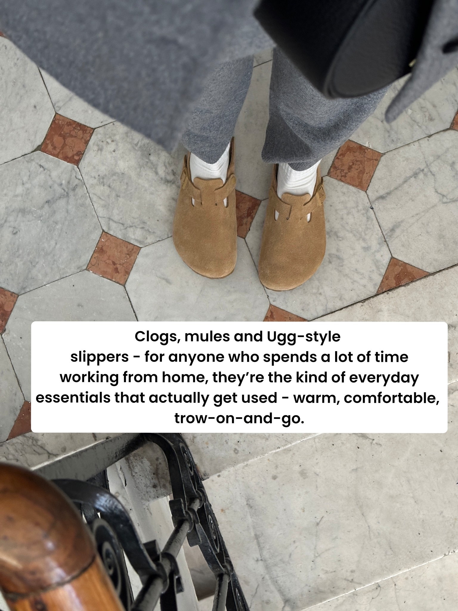 Clogs, mules, slippers, Uggs 