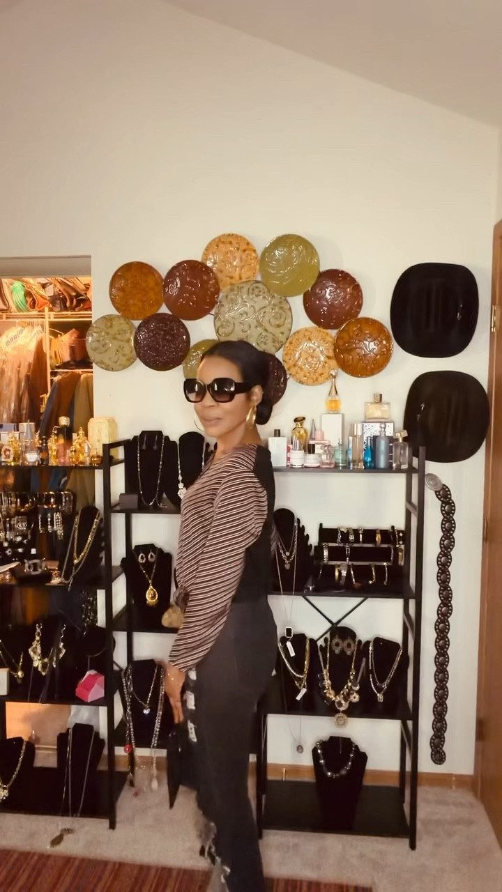 Quick simple Monday OOTD Ladies we are have those days we still eat to look good sexy elegant casual not looking as if we tried to hard. This 5-min outfit featuring SHEIN jeans Kevin Kline shoes Lanebryant  sunglasses MNG top 

Shop more affordable fashion here 👉 https://www.shopltk.com/explore/nothinglikesweet_t 
#shein #kevinkline #lanebryant #MNG 

#LTKootd