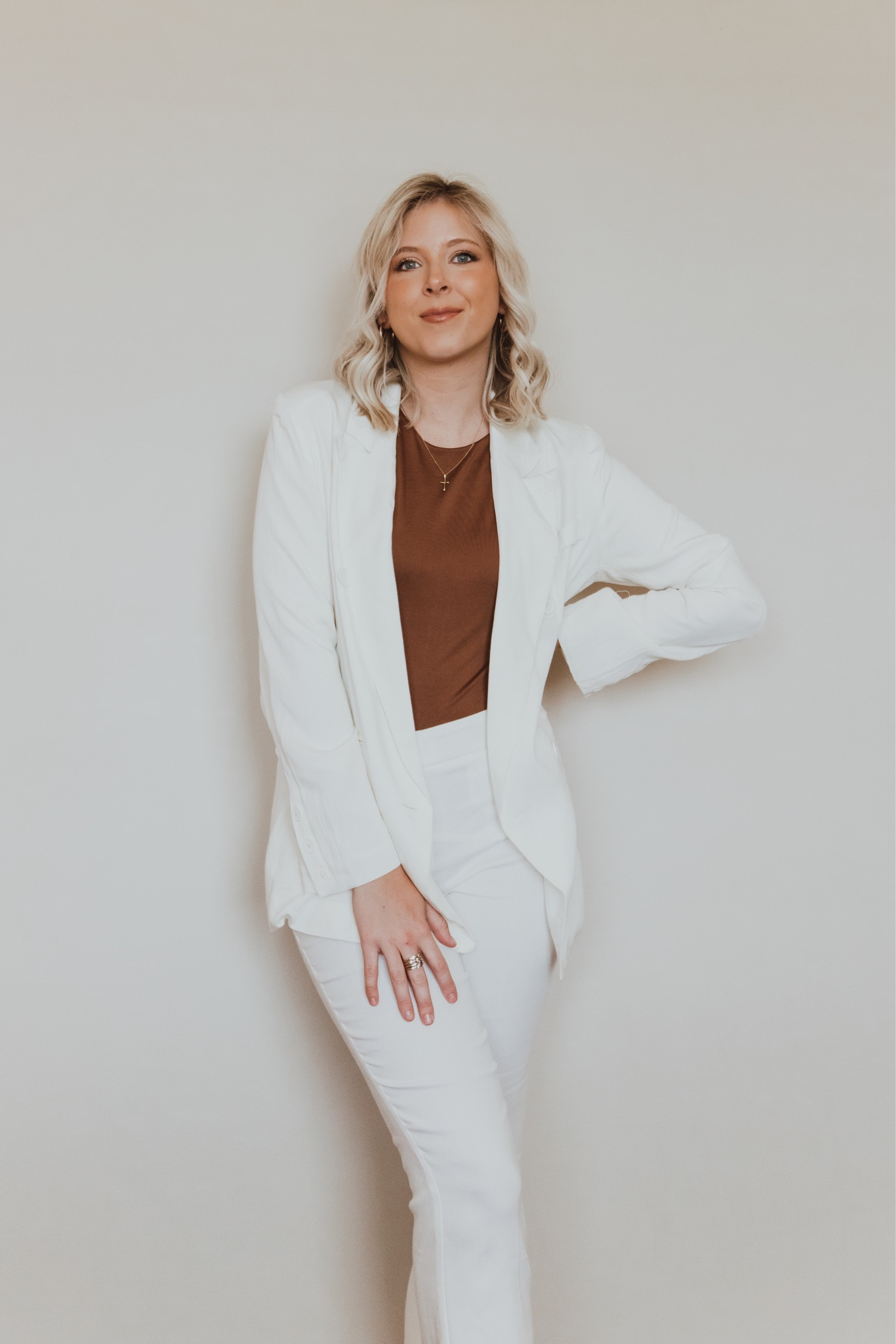 Another headshot outfit linked here :) LOVE this all white look from Forever21! They’re also on major sale right now! Take an extra 50% off if you order through their app!

#LTKFind #LTKunder50 #LTKstyletip