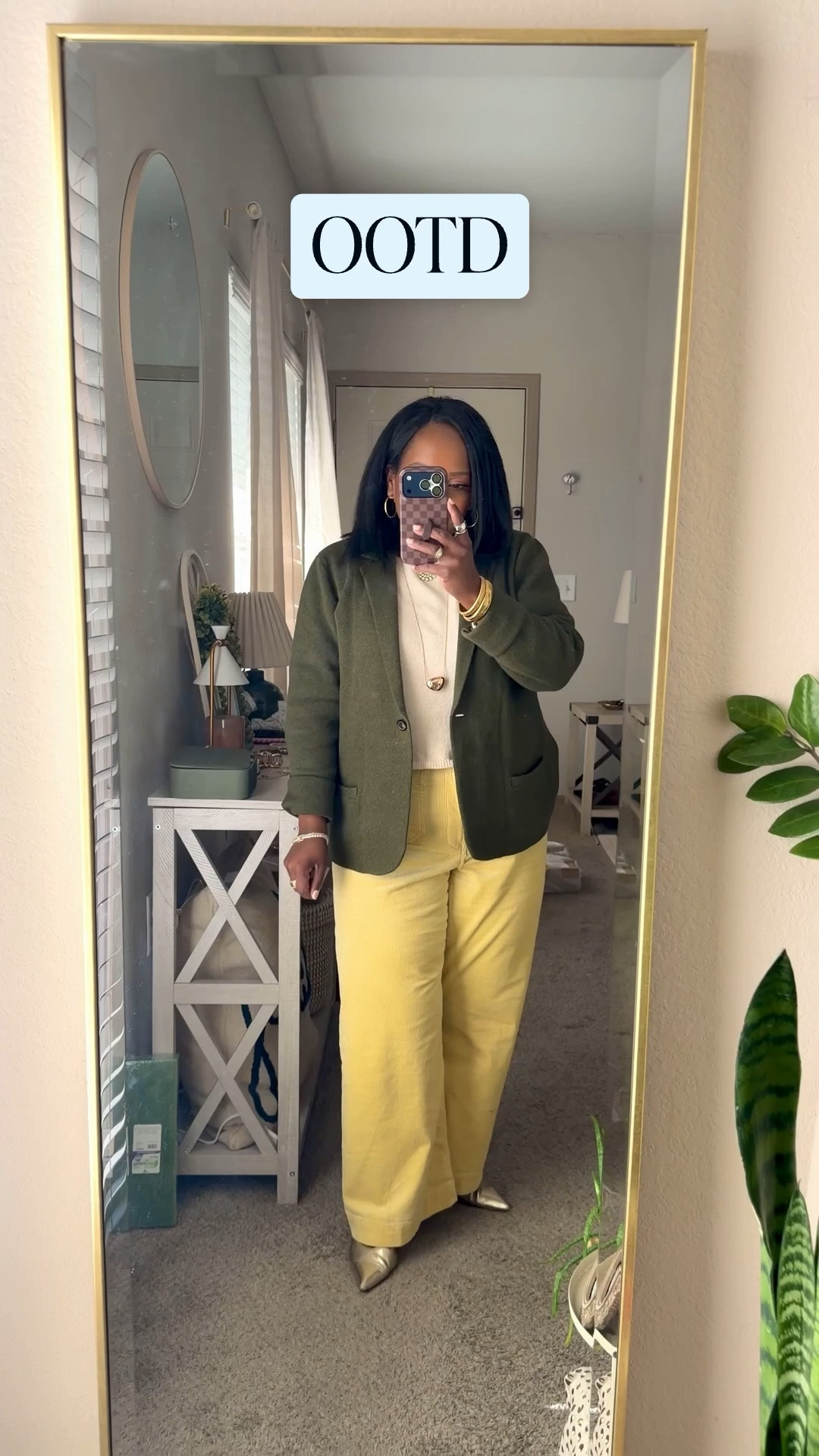 Loved my #ootd color combo today! Pants @Anthropologie 
Sweater knit blazer: @jcrew 
Sweater: LOFT

#LTKootd #LTKgrwm #LTKWorkwear