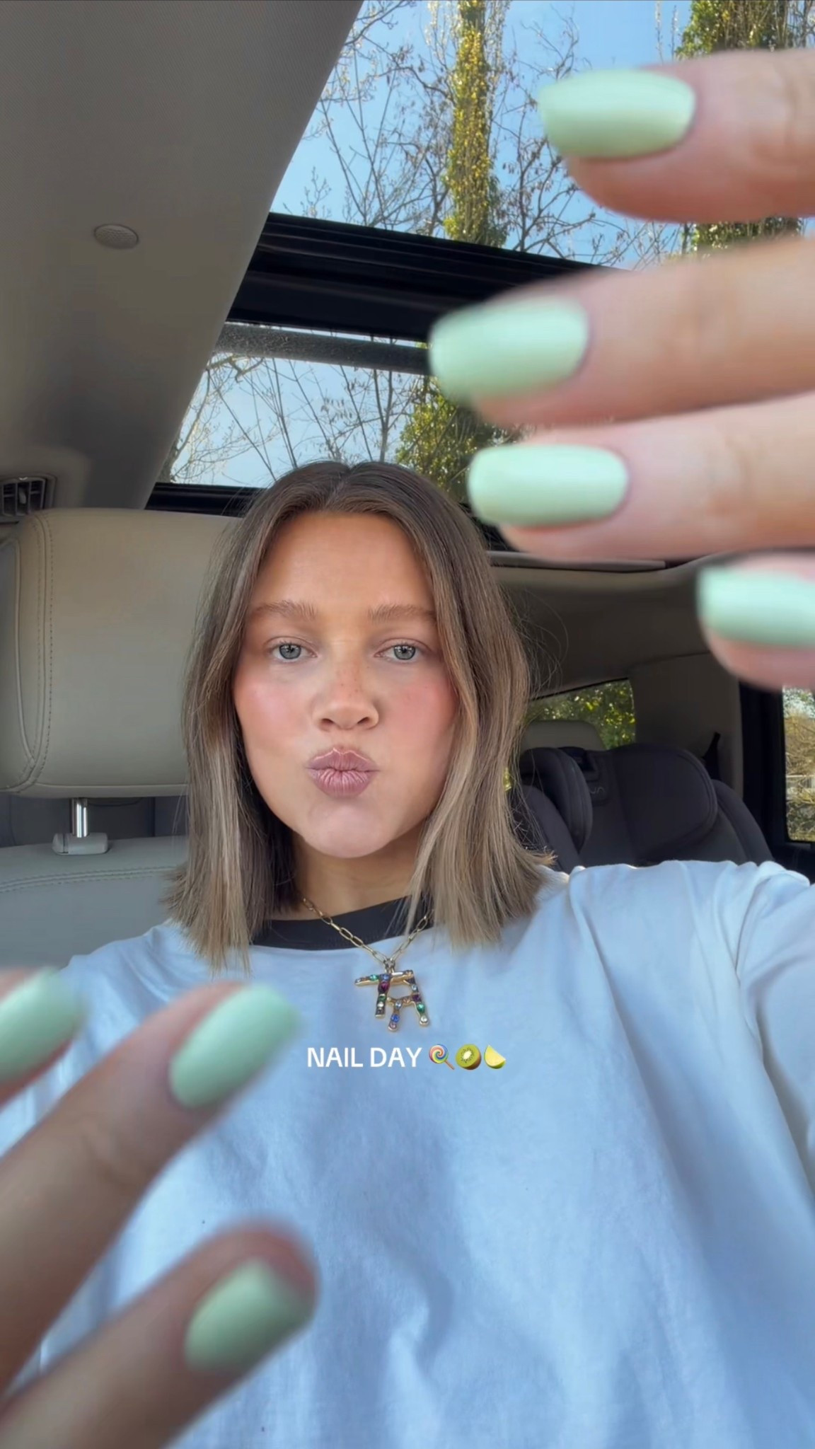 Necklace code: BRE20

#nailday #shorthair #bresheppard #daydreamerla #tshirt #bumpstyle