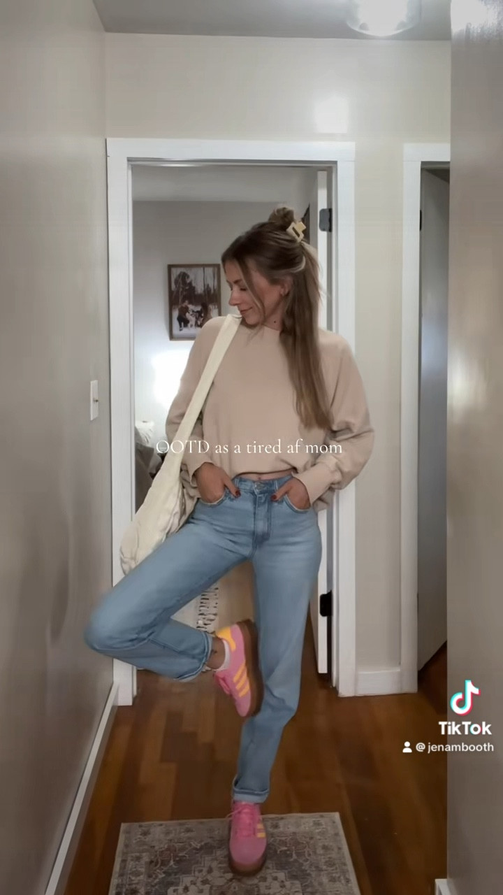 pink sneaks make everything better 

#LTKShoeCrush #LTKVideo #LTKStyleTip