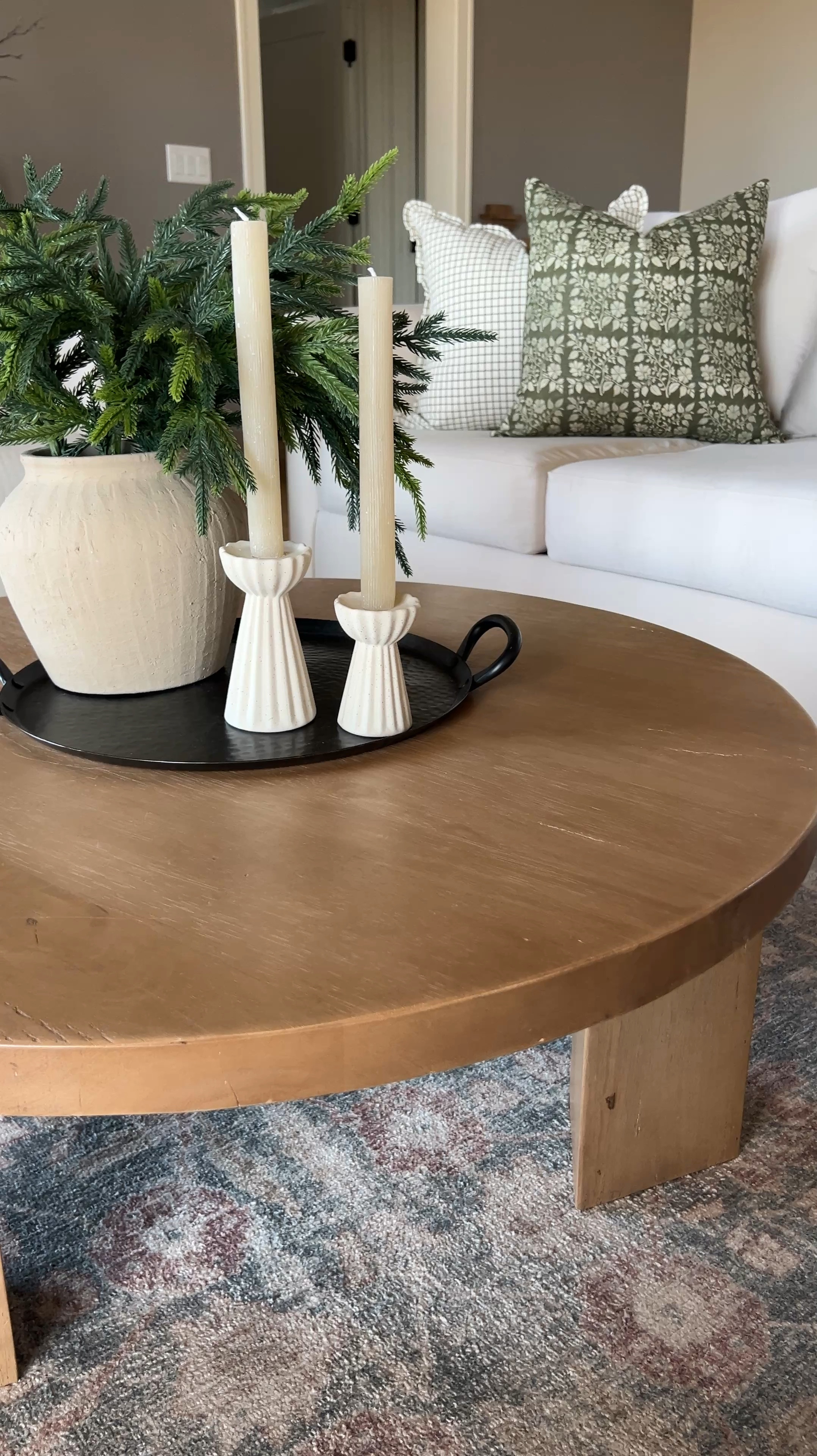 Did a little living room refresh recently - linking all the things!

Living room | coffee table | coffee table accents | candlesticks | coffee table | living room rug  

 

#LTKSeasonal #LTKHome #LTKStyleTip