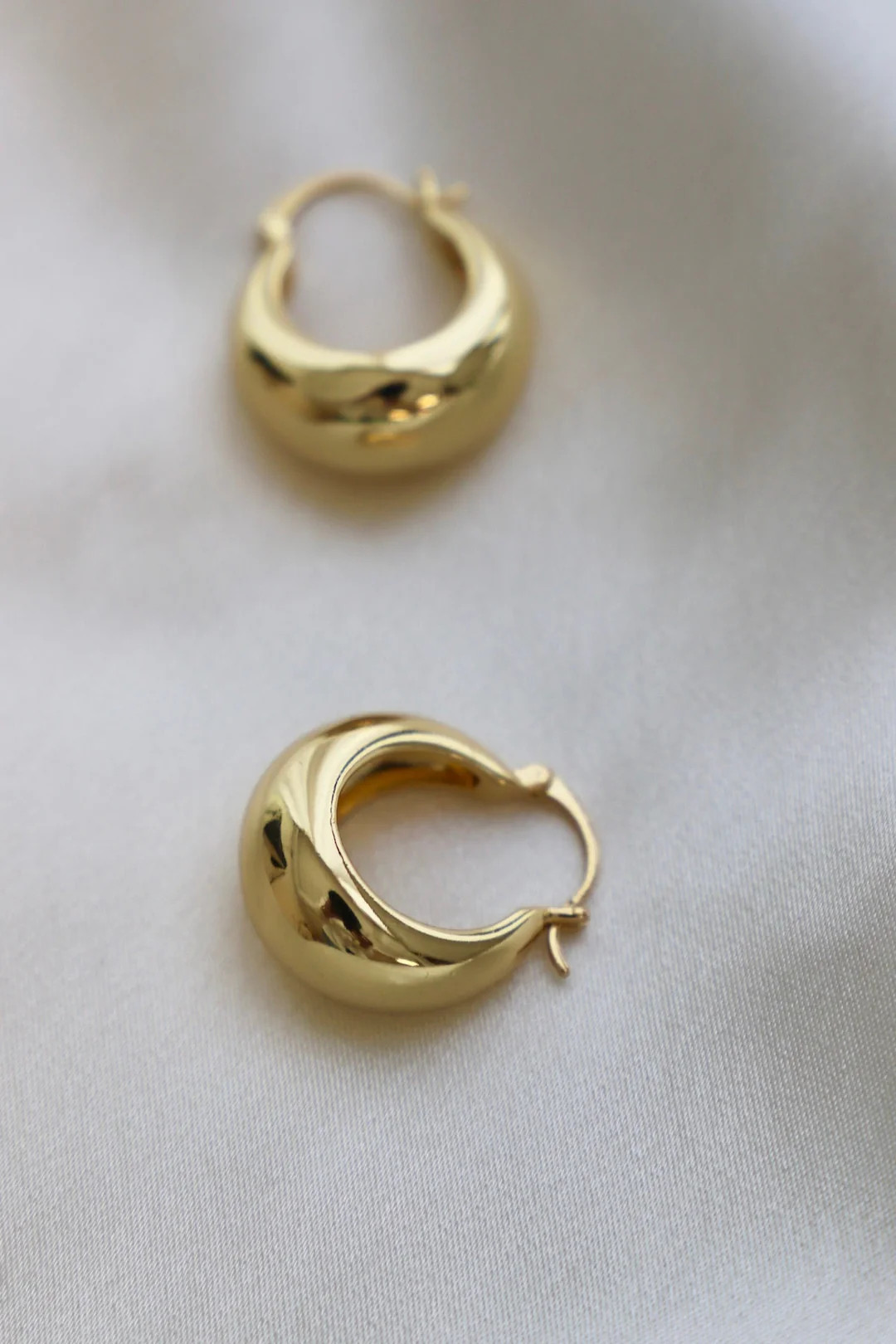 COCO CHUNKY HOOP EARRINGS | Katie Waltman Jewelry