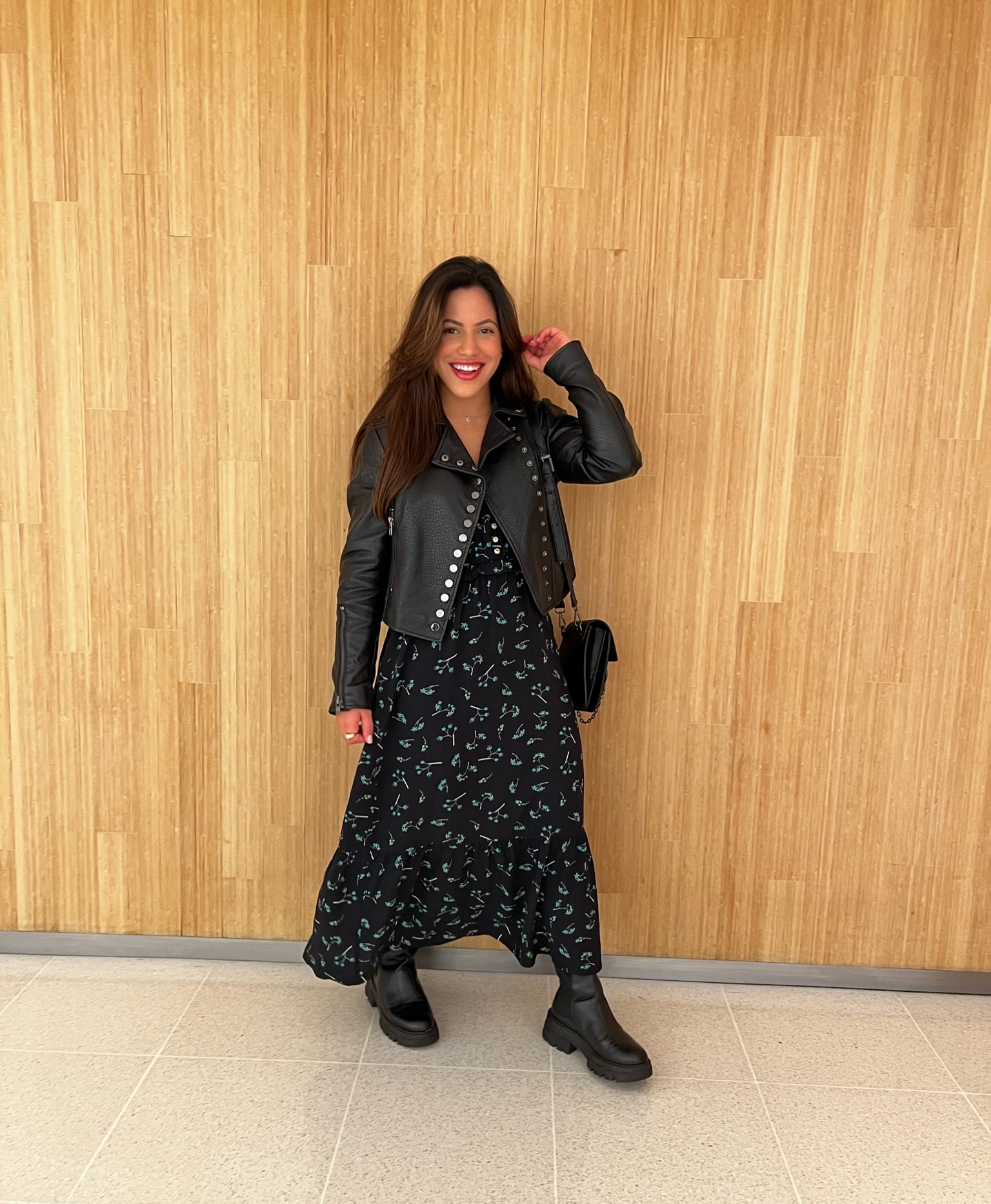vestido + jaqueta + bota chelsea = look perfeito para usar no inverno 

#LTKbrasil