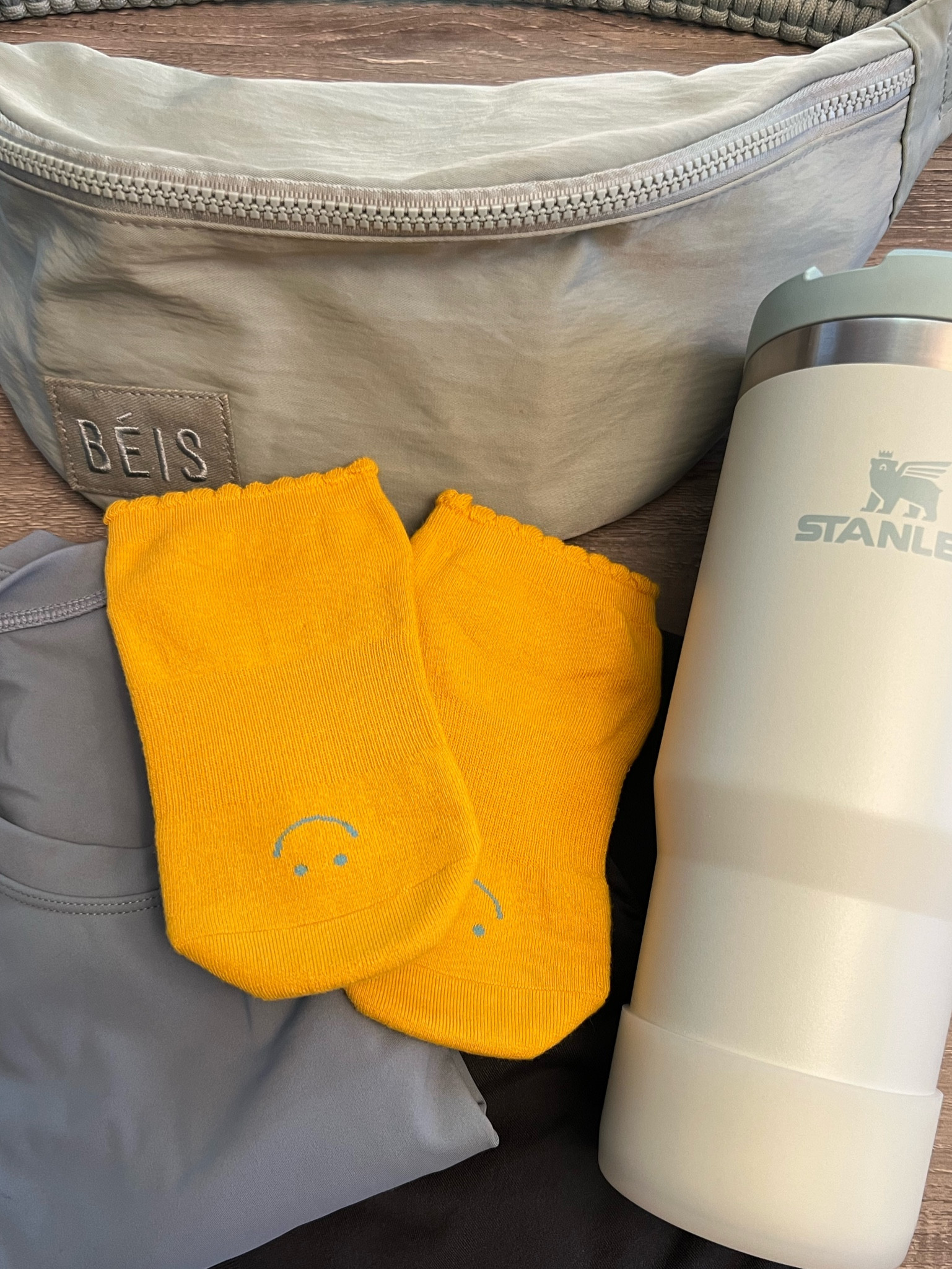 Pops of color make me :) 

#LTKFitness #LTKActive #LTKFindsUnder50