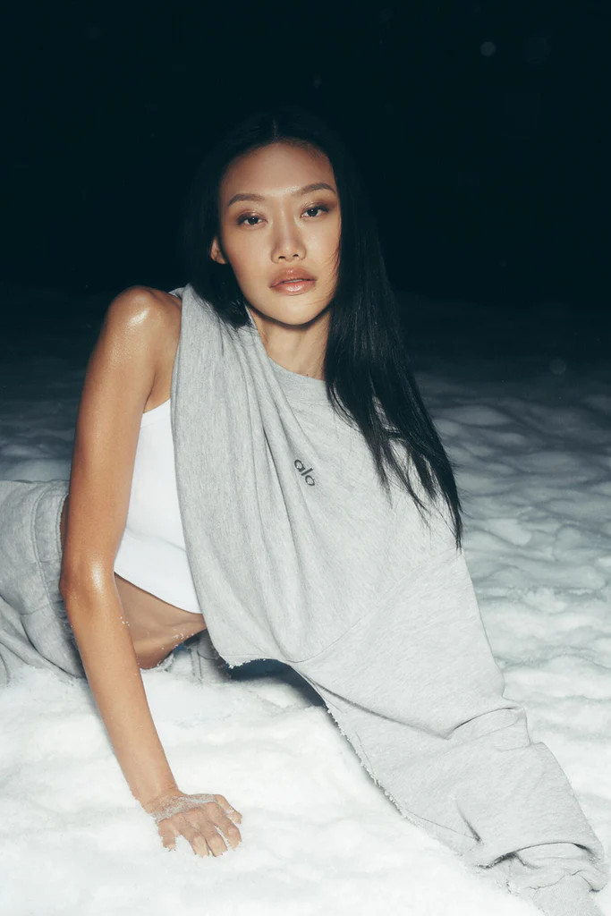 Accolade Crew Neck Pullover | Alo Yoga (US)