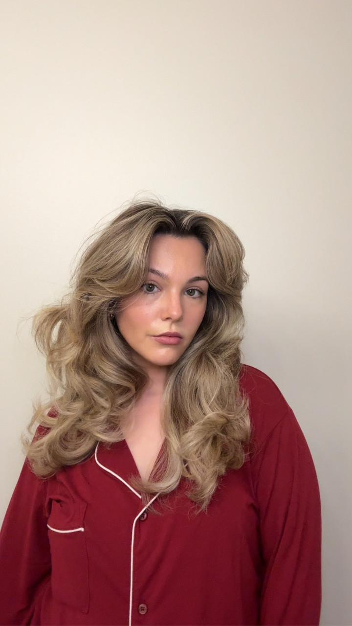 How I do my blowout 🎀

Products used: 
@sharkbeauty flexstyle 
@amika voluminizing spray 

#blowout #blowoutstyles #hairstyle #hairtutorial #blondehair