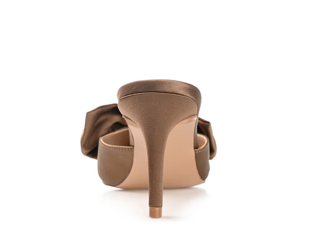 Journee Collection Tiarra Pump | DSW