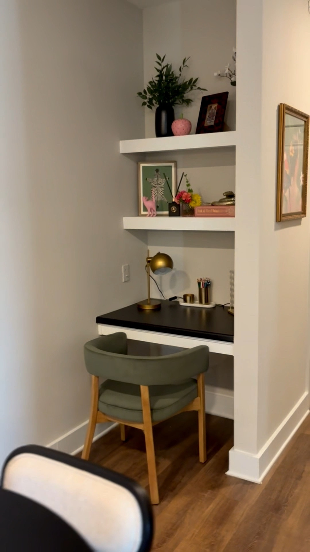 🤓 Get ready to see my eating and work nook!

For any space, I want to create a sense of timelessness but always add some fun and personality. It’s all about mixing classic staples with pops of color and unique textures.

Shop the post to get the look for your own place!

#ApartmentTour #HomeDecor #DecoratingTips #WorkFromHome #InteriorDesign #DiningNook #HomeOffice #ColorfulDecor #TimelessDesign #LTKHome #LTKFinds