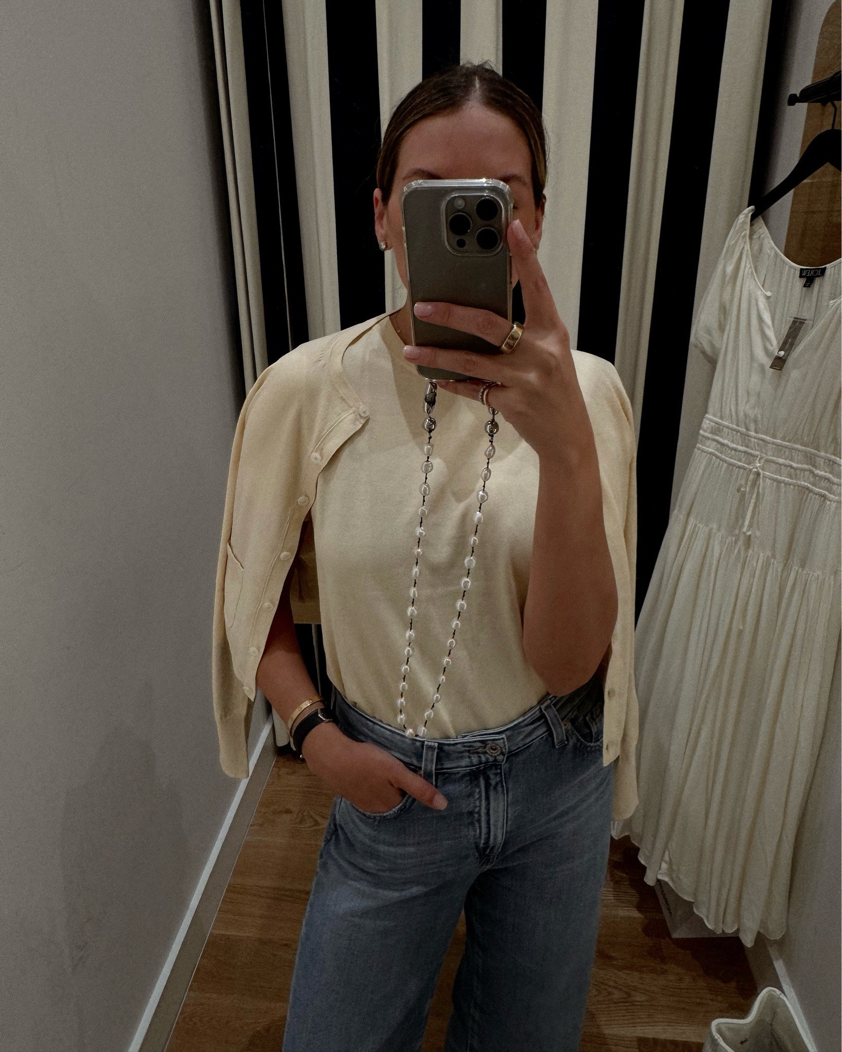 Fall Transitional // Fall Outfit // Fall Cardigan // Basic Tee— Size Small

#LTKStyleTip #LTKSeasonal