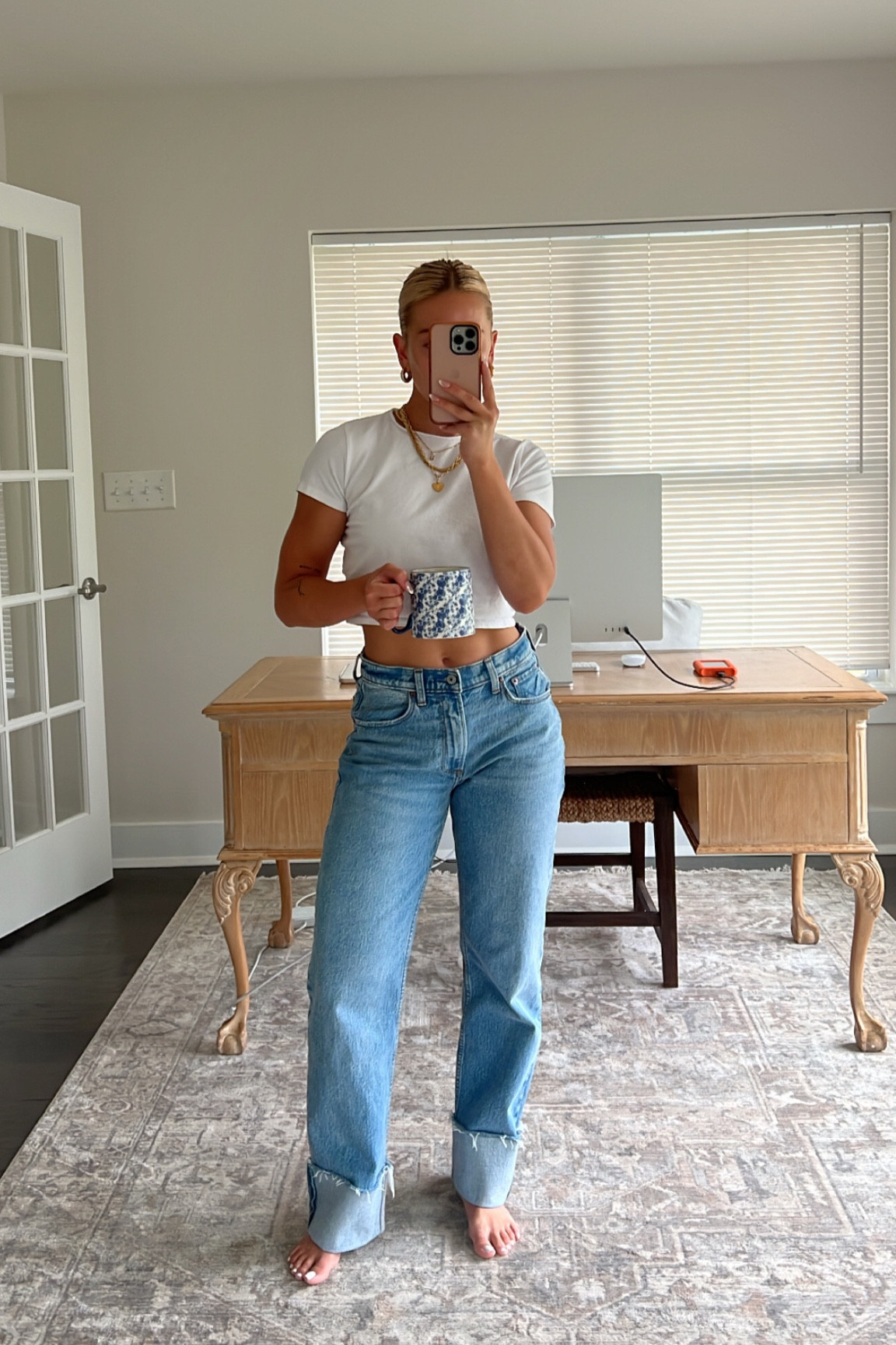 Basic outfit for a gloomy day @abercrombie 

Abercrombie jeans, abercrombie denim, abercrombie style, mid rise jeans, mid rise medium wash denim, medium wash jeans, medium wash denim, platform sneakers, white platform sneakers, new balance CT302 sneakers, all white platform sneakers