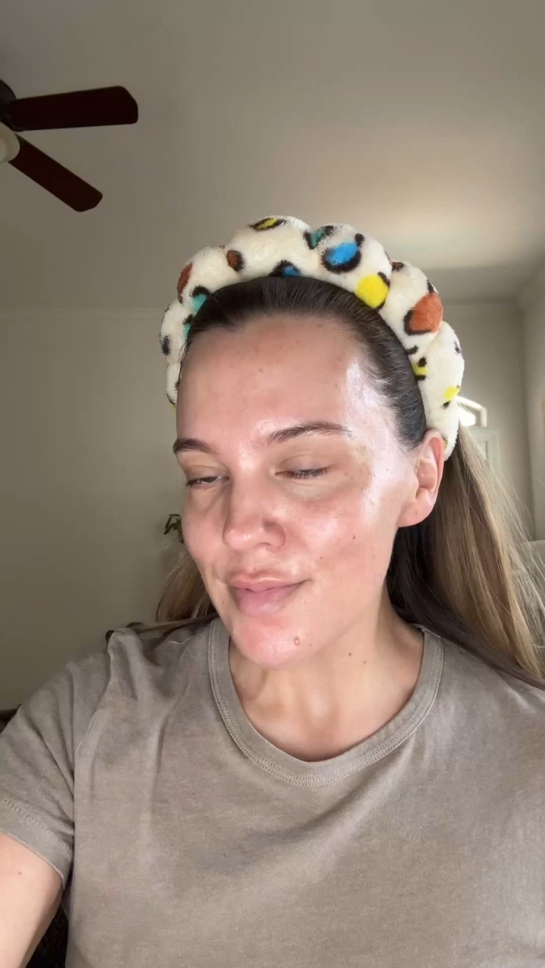 Comment GLOW and we’ll DM you the link ✨

Running out the door to catch my flight to LTK CON and this is always my go-to travel look. It gives that all-day glow, and I swear I’ve never had more strangers stop me at the airport to compliment my skin since I switched to this base. Obsessed. @itcosmetics #ItCosmeticsPartner 

#LTKCon #LTKBeauty