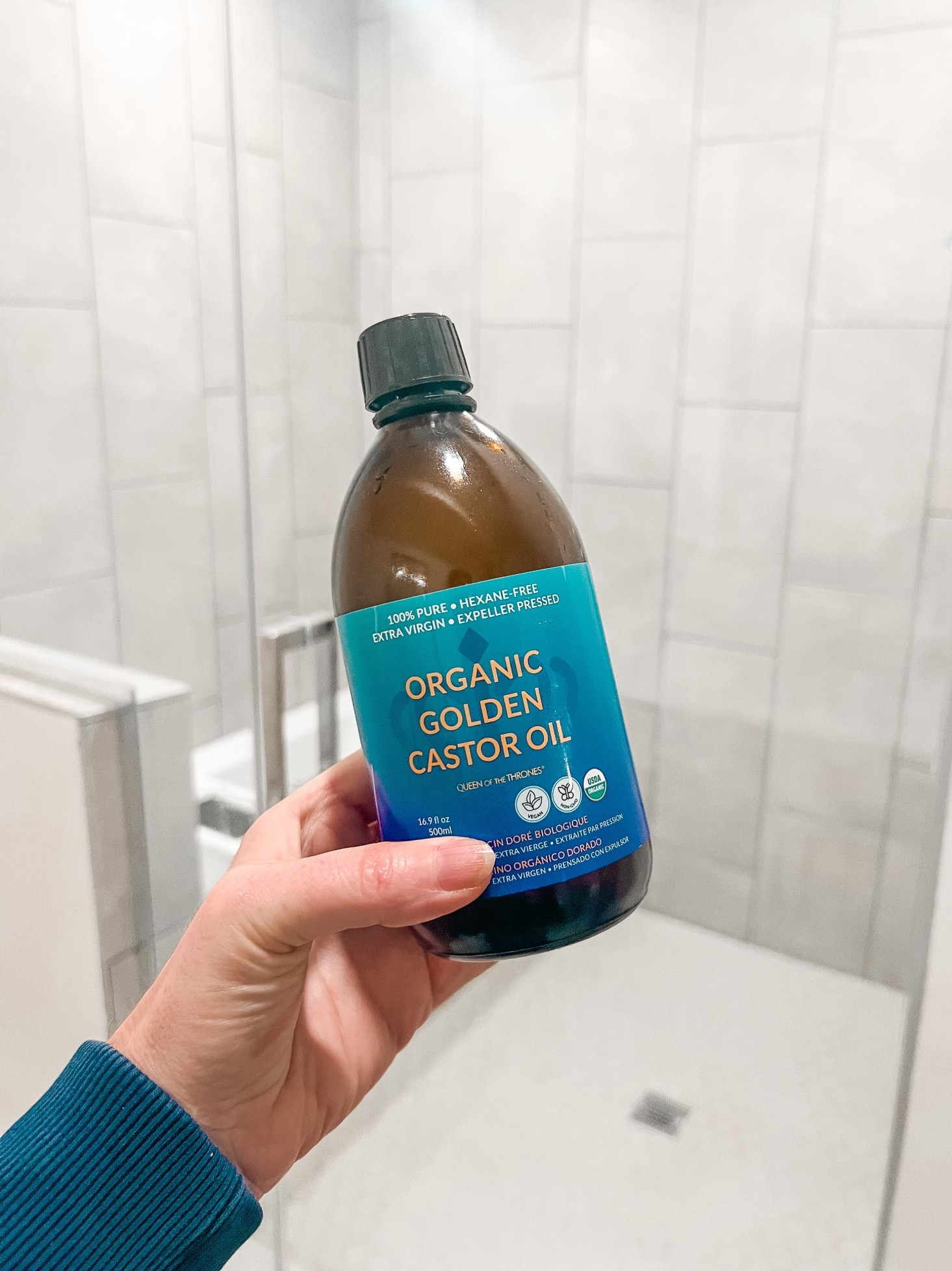 My holistic doctor recommended doing castor oil packs at night. Castor oil packs are one of those old-school remedies that stuck around for a reason — especially for people dealing with autoimmune issues, mold exposure, lymph congestion, hormonal imbalance, gut inflammation, and chronic fatigue.
Castor oil is rich in ricinoleic acid, which has been shown to:
Increase lymphatic flow
Reduce inflammation
Improve detoxification
Increase circulation
Support liver & bile flow
Calm immune overactivation
Your lymph system is how your body removes:
Mold toxins
Dead microbes
Inflammatory waste
Hormone byproducts
Heavy metals
But the lymph system has no pump — it relies on movement, heat, and compression.
Castor oil packs do all three.

#LTKfitnessgoals #LTKselfcare #LTKdayinmylife
