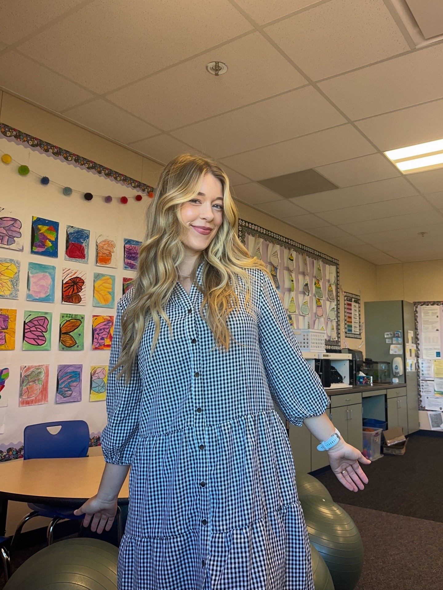 Spring work dress! I’m 5’7 and a Medium comes almost to my knees. It does have a slit in the front. 

#LTKootd #LTKWorkwear #LTKTall