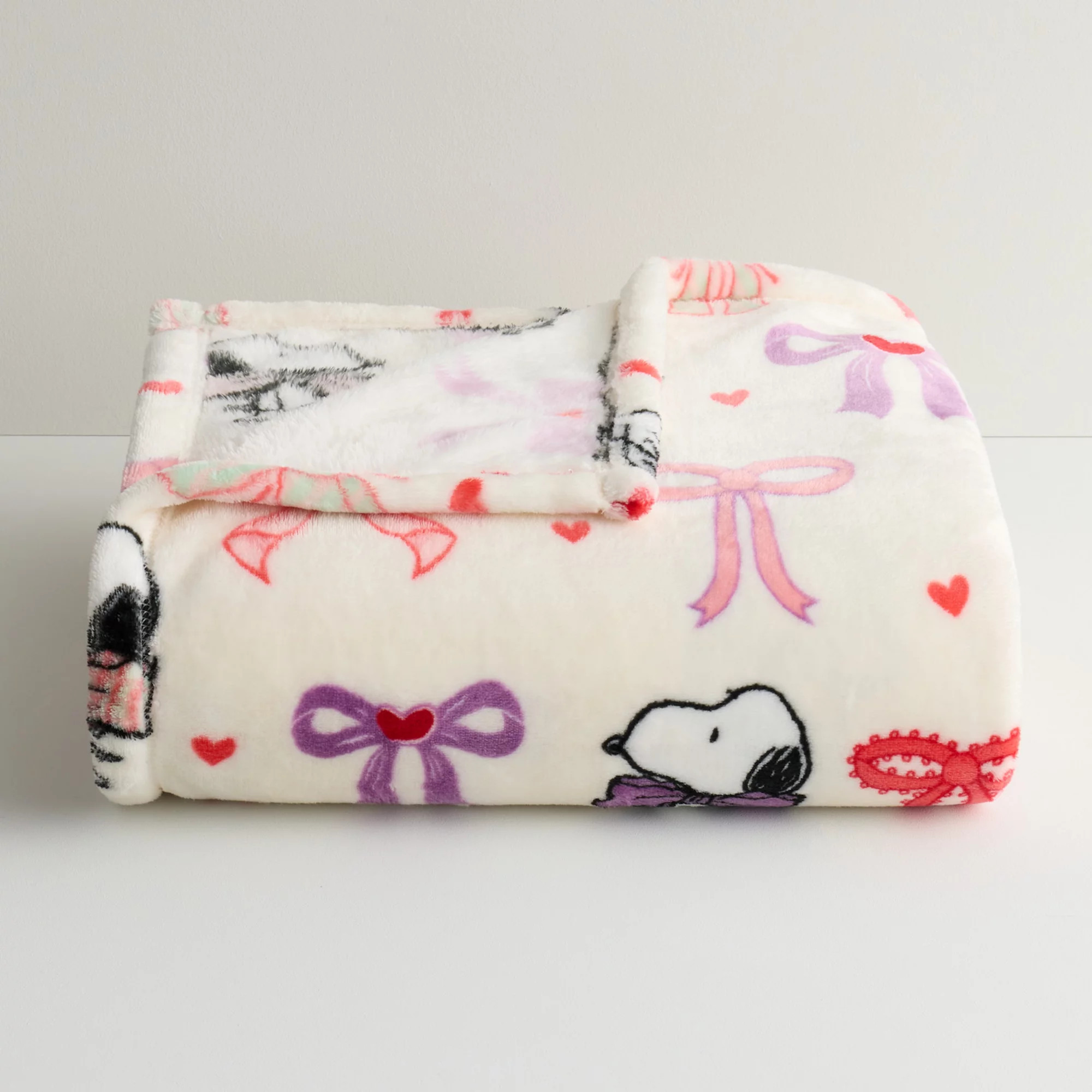 Peanuts Snoopy Valentines's Oversized Supersoft Plush Throw Blanket by The Big One® | Kohl's