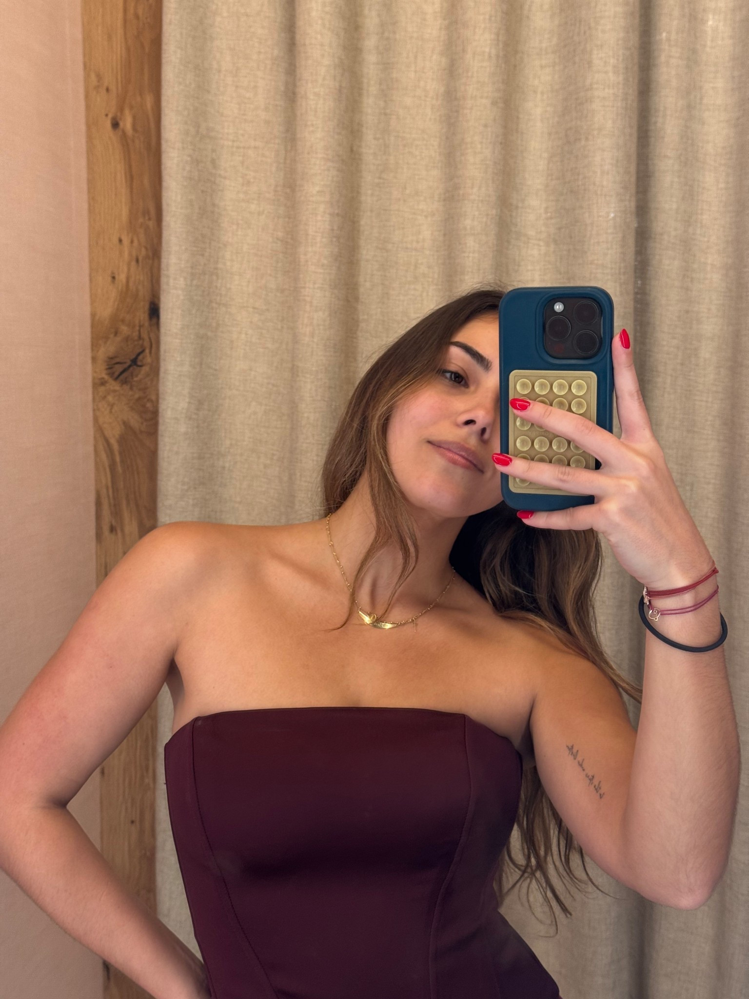 Okay but THIS top 🍷 it is so so flattering and perfect for date night.

✨ linked this exact top & some similar ones as well 

#LTKstyle #LTKnightout #straplesstop #corsettroptrend

#LTKStyleTip #LTKFindsUnder100