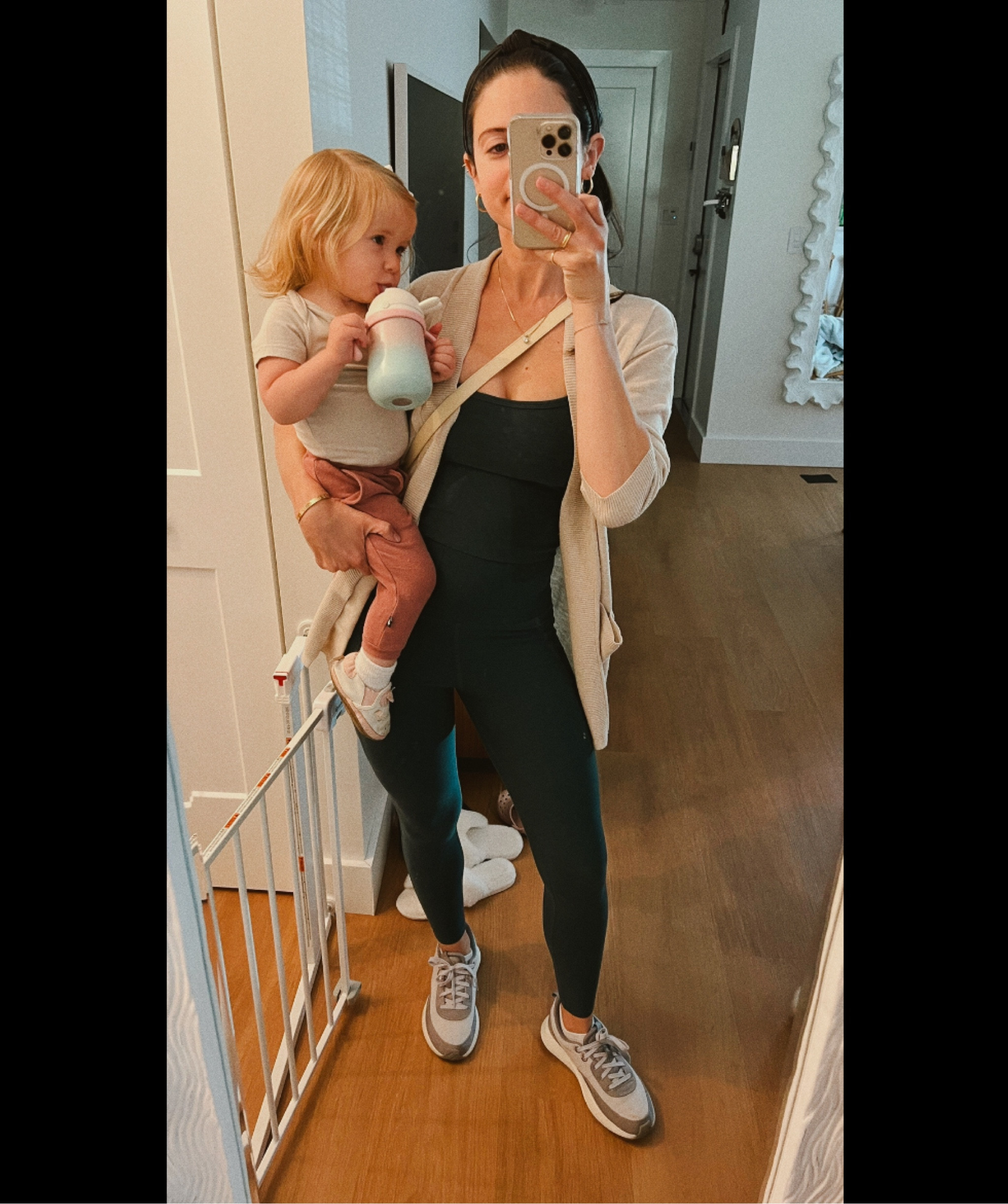 Athleisure for a morning at the park! Set is Beyond Yoga, dad sneaks are Allbirds, and Naomi’s play clothes are always Kyte Baby!