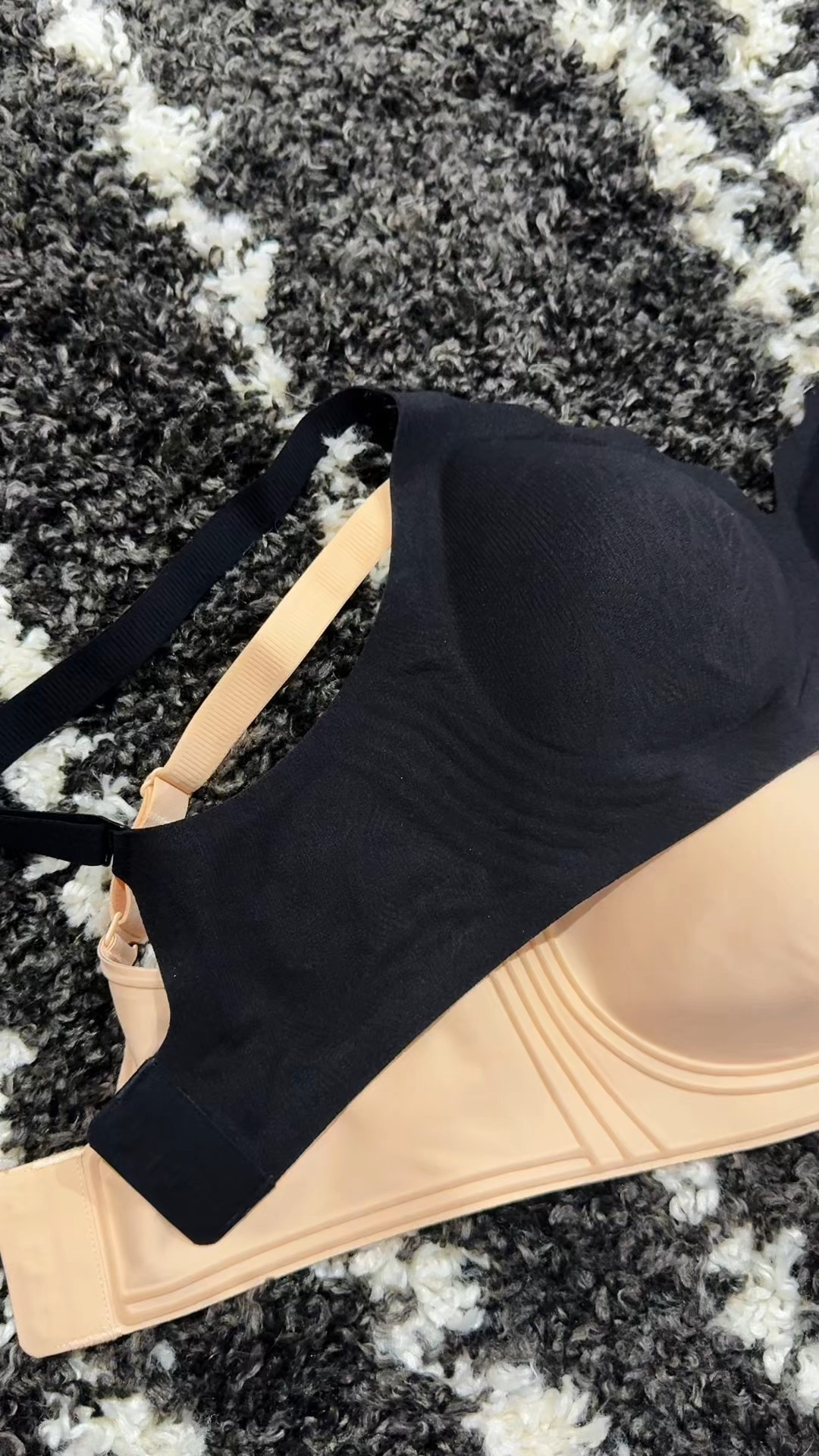 I’m a 34C and wearing a medium in this jelly bra. Full coverage, seamless, comfy lift, everyday bra. $27!

#LTKOver40