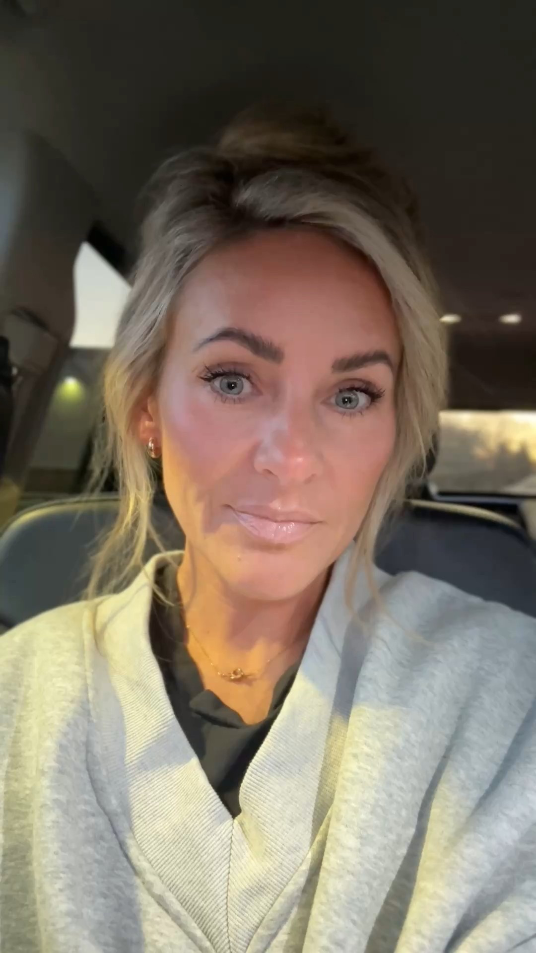 How the Skylight has made meal planning and grocery shopping a BREEZE! I got the smaller one and didn’t mount to my wall! 