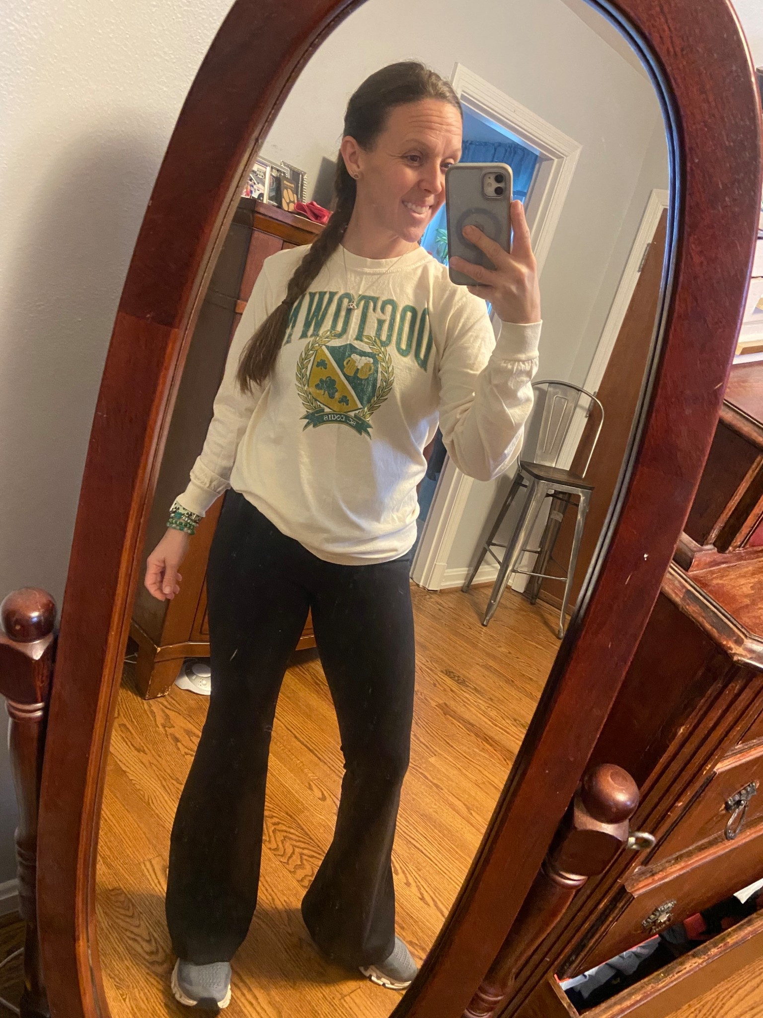 The best designer dupe flare leggings.  They’re are so soft, comfy, and cozy.  I have them in two pairs.  


#LTKSeasonal #flareleggings #under25 #budgetfriendly #designerdupe @Target 

#LTKU #LTKOver40 #LTKActive