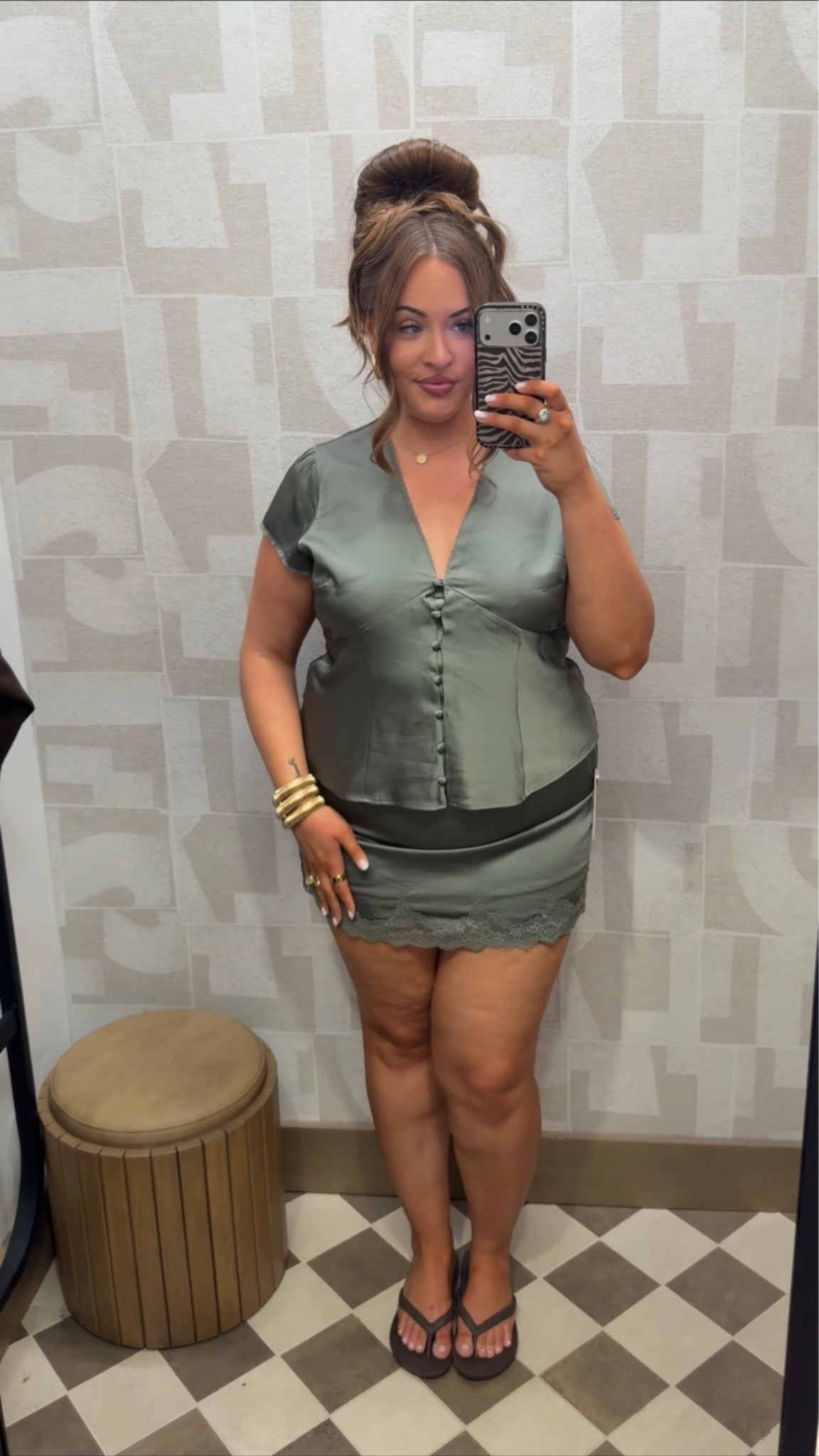 Wearing an xl!!

#LTKPlusSize #LTKMidsize #LTKCon