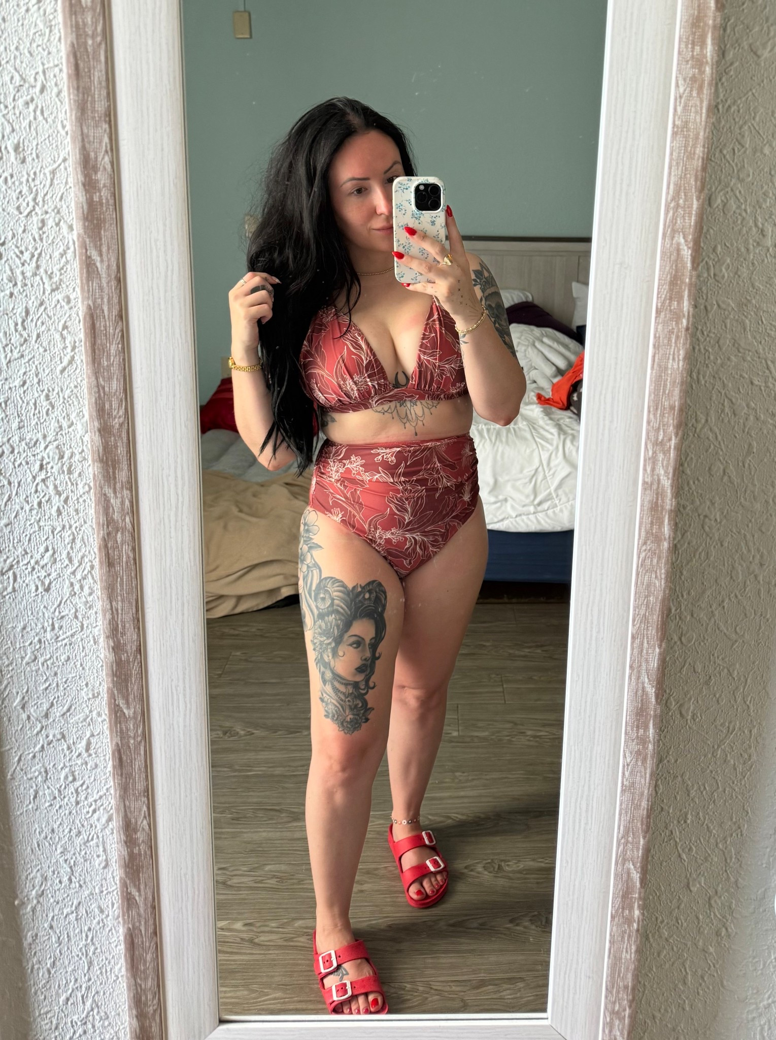 This is actually brown but its giving reds. Tummy control for the win!! 