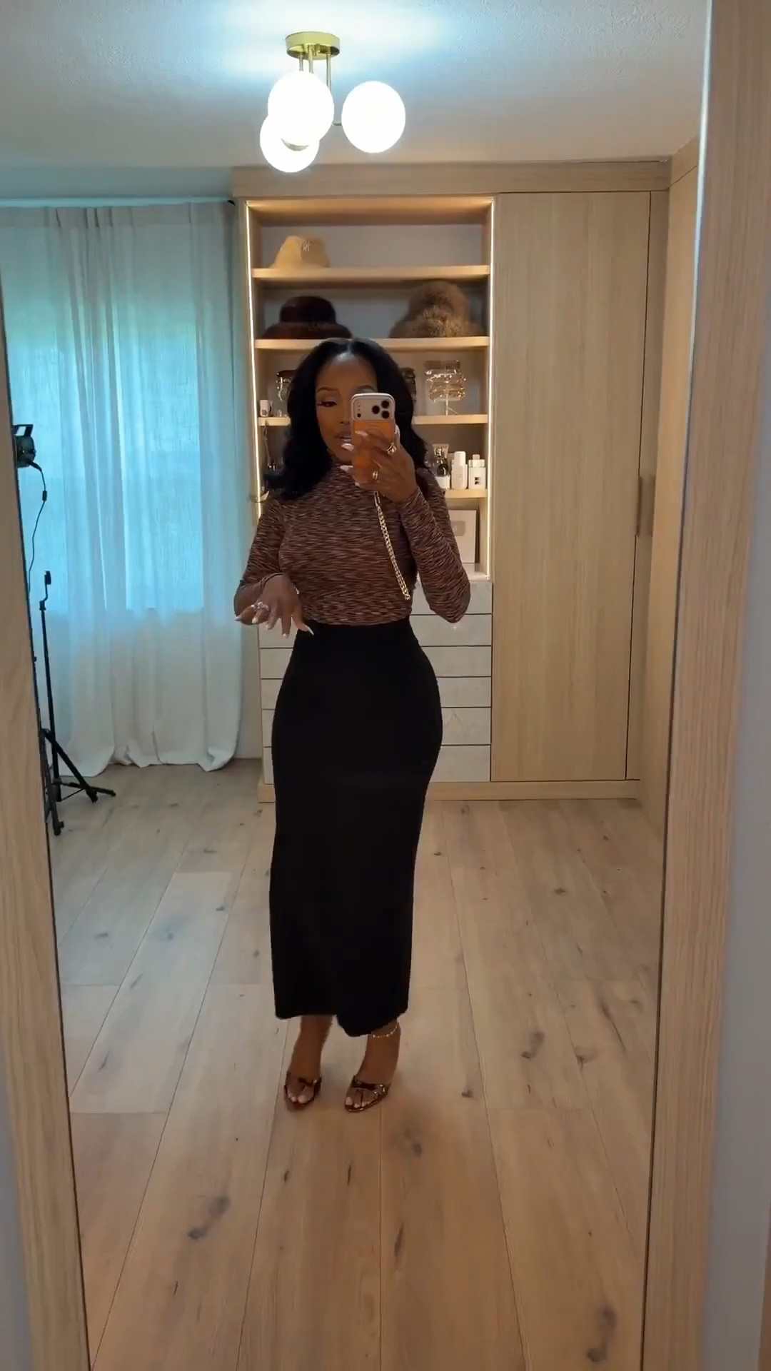 THE PERFECT FALL DATE NIGHT LOOK 🤎

A fitted printed top + sleek black midi skirt is such an easy elevated combo. It’s flattering, feminine and polished without feeling overdressed—perfect for dinner, cocktails or a night out.

fall date night outfit, black midi skirt outfit, fitted long sleeve top, elevated fall outfit, dinner outfit ideas

Wearing: Size Small | 5’4” | 140 lbs | 34D-27-40

📲 Download the FREE LTK app & follow me (@kirasfashionfinds) to shop all my daily finds.

#LTKPetite #LTKStyle
