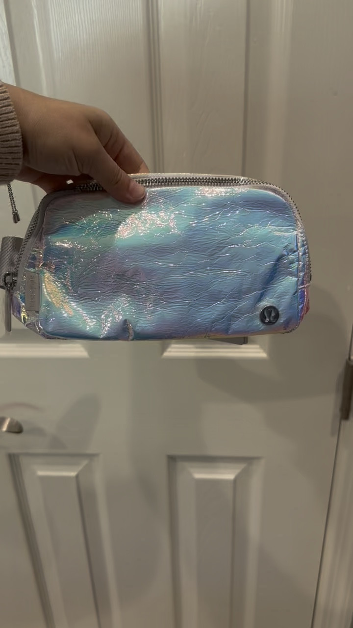 Lululemon belt bag. Marked down to $29 😍

#LTKSaleAlert #LTKWatchNow #LTKItBag